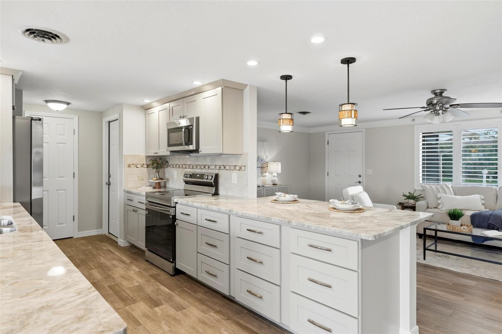 Image 16 of 72 For 1014 Lee Street