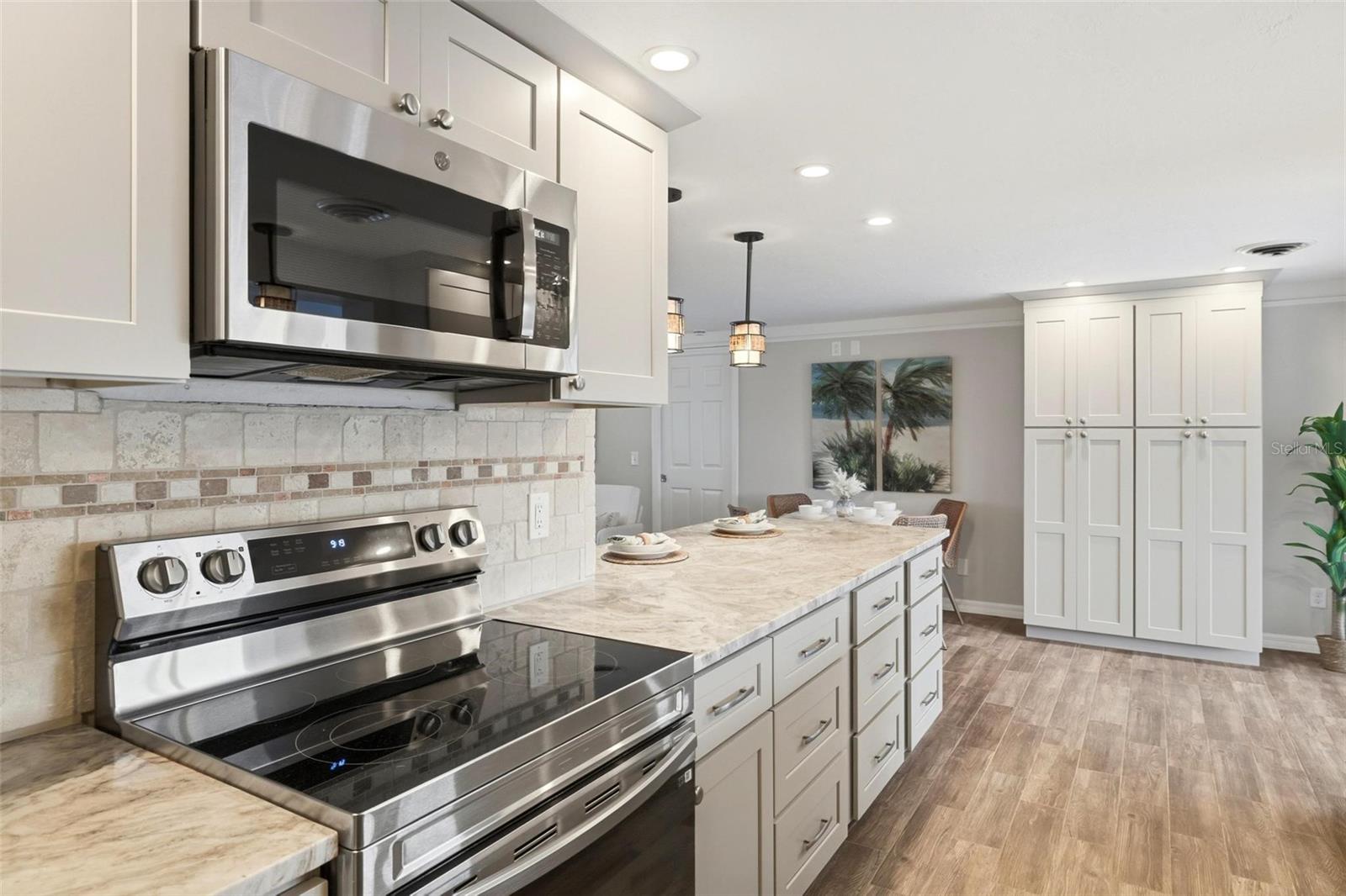 Image 18 of 72 For 1014 Lee Street