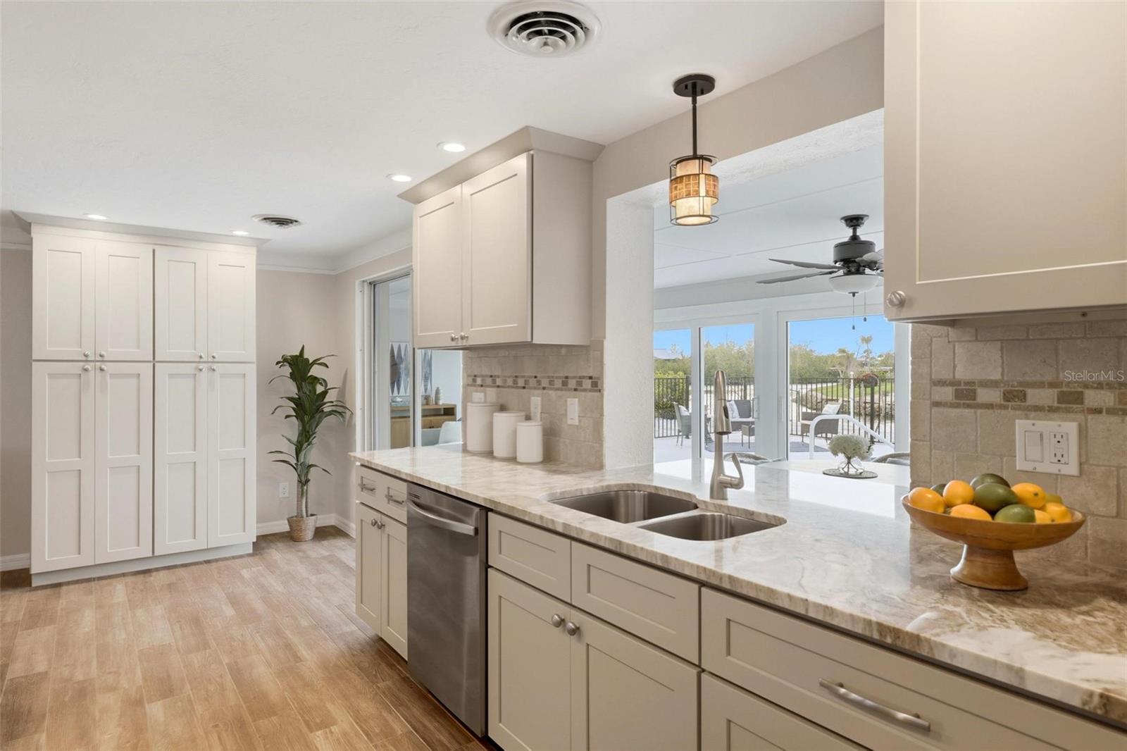 Image 19 of 72 For 1014 Lee Street