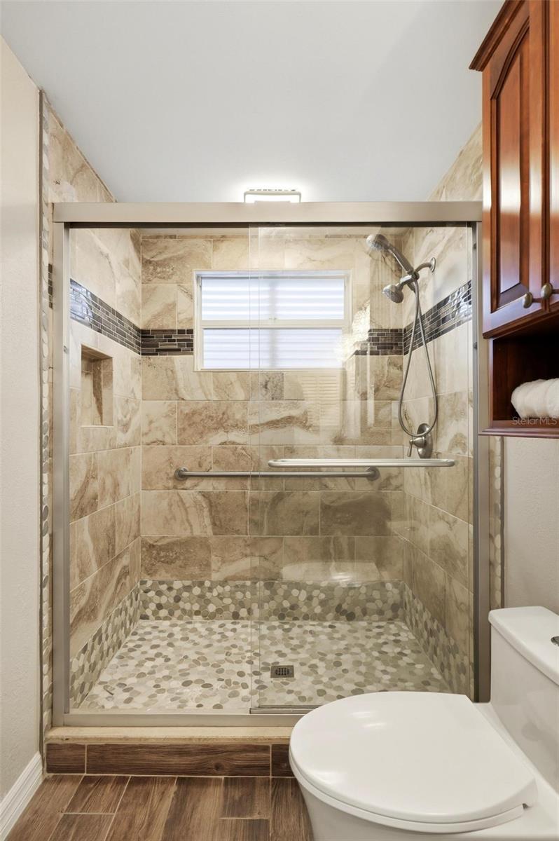 Image 25 of 72 For 1014 Lee Street