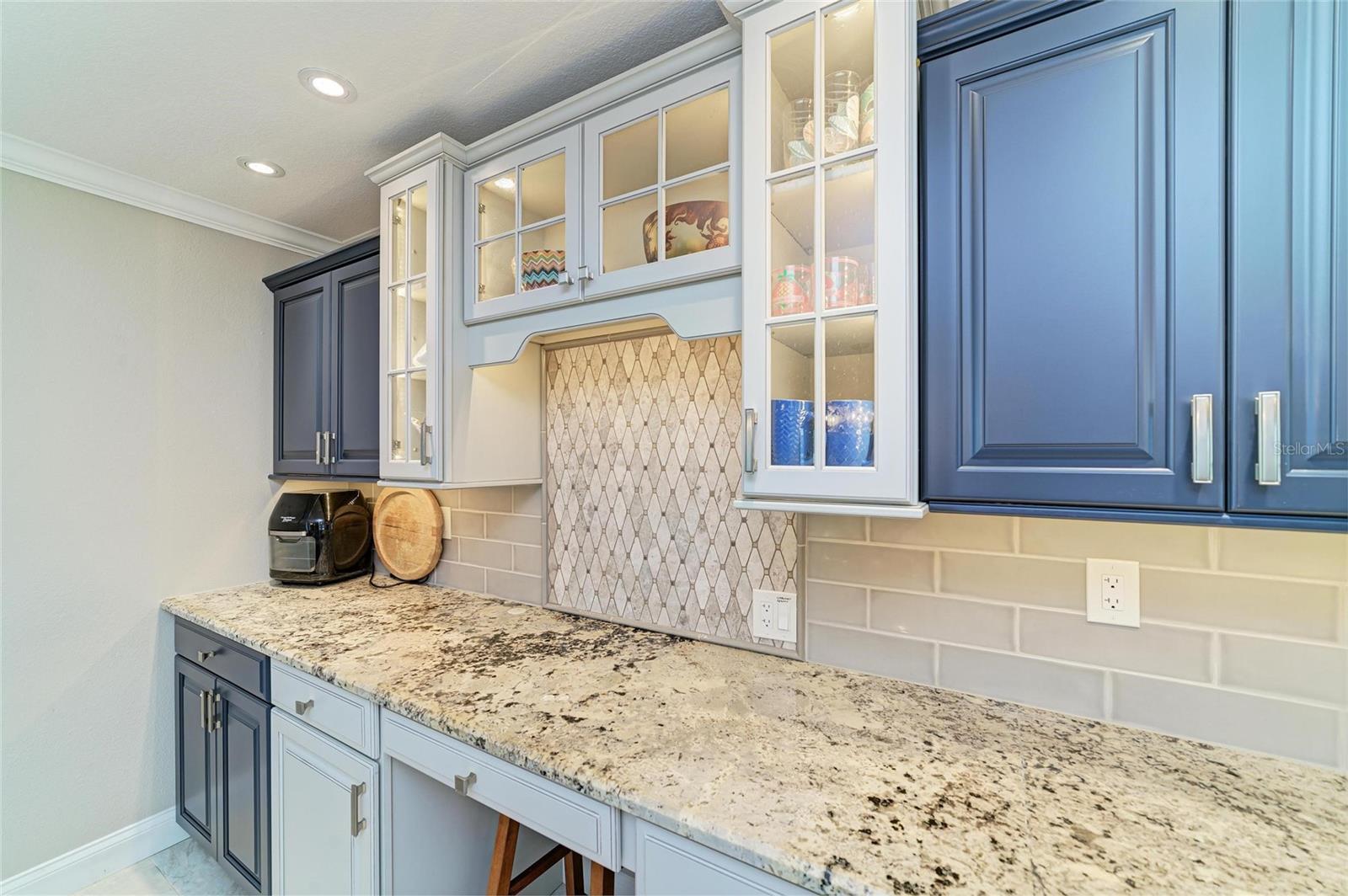 Image 21 of 76 For 2358 El Cerito Court