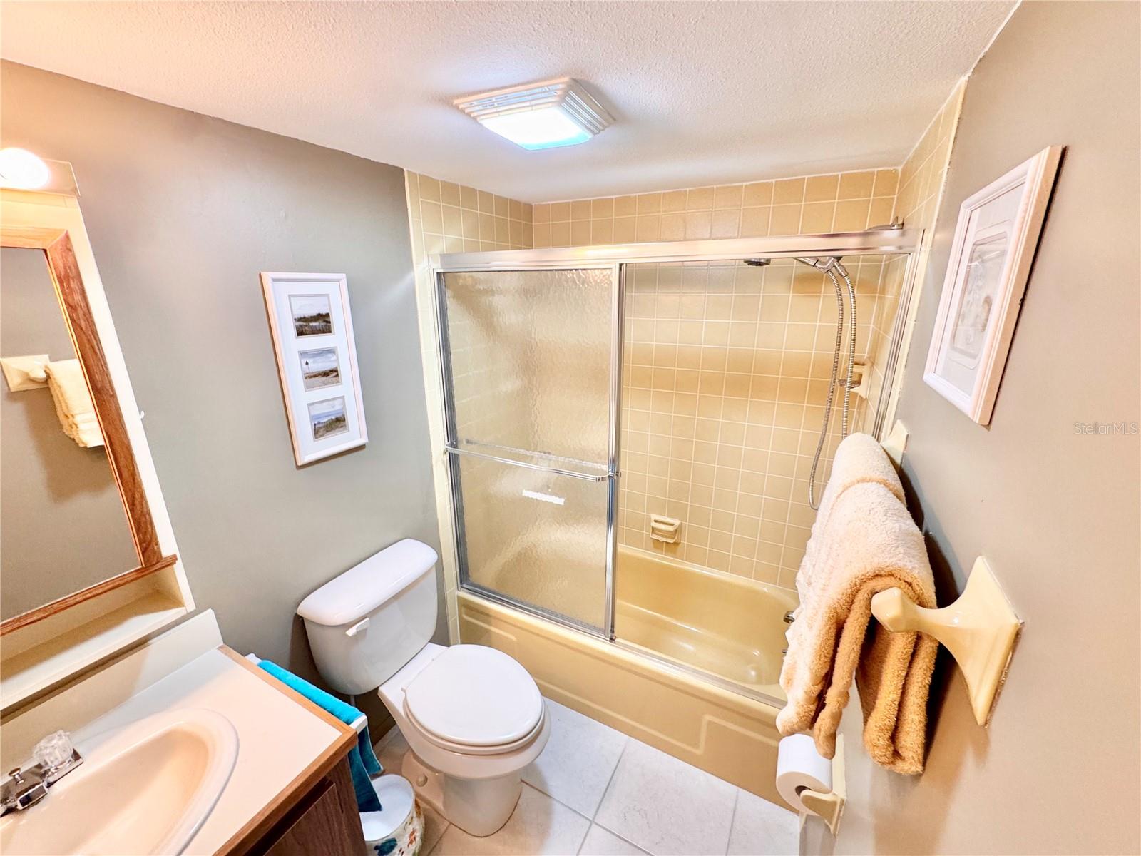 Image 17 of 51 For 21280 Brinson Avenue 218