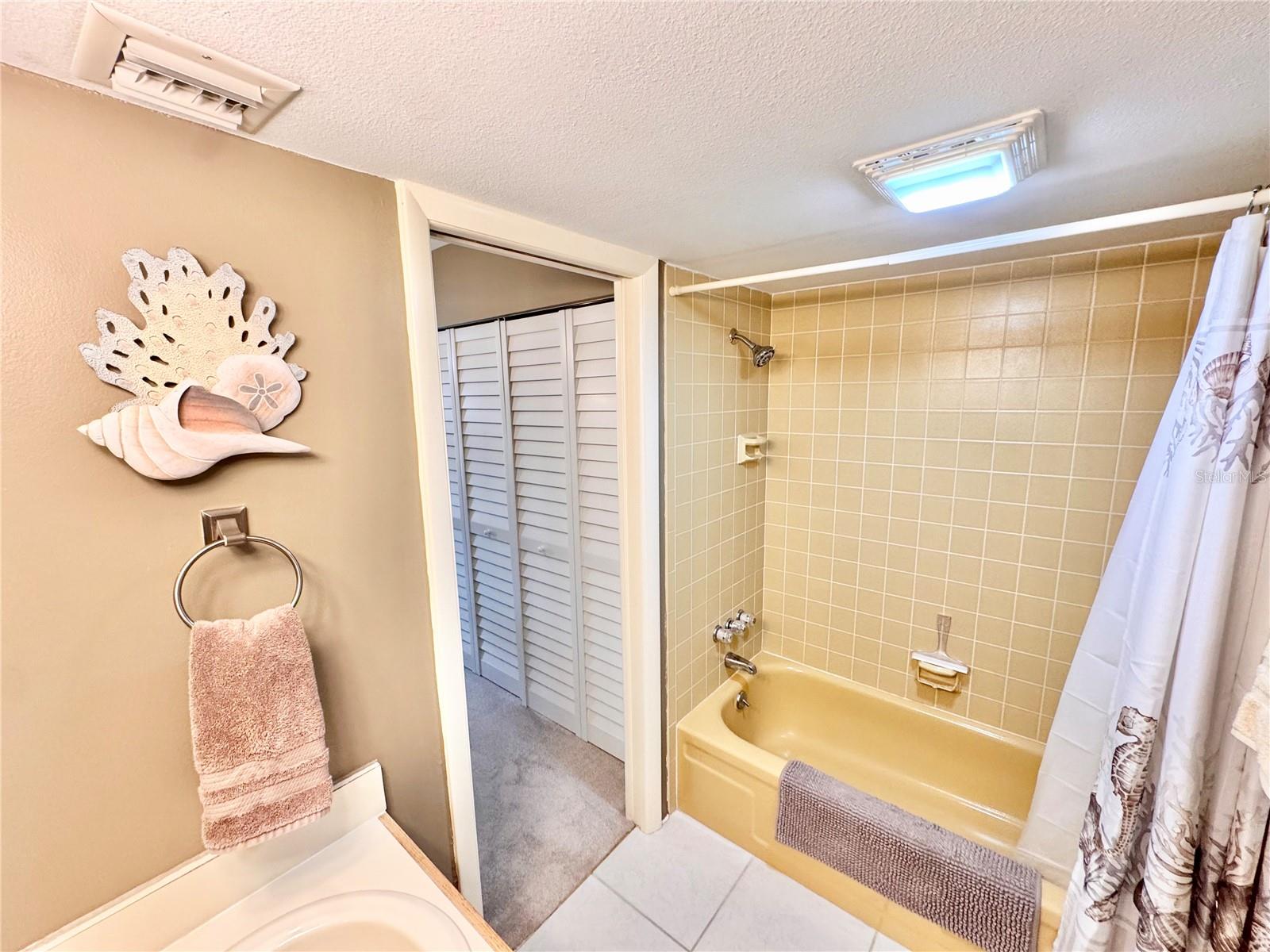 Image 26 of 51 For 21280 Brinson Avenue 218