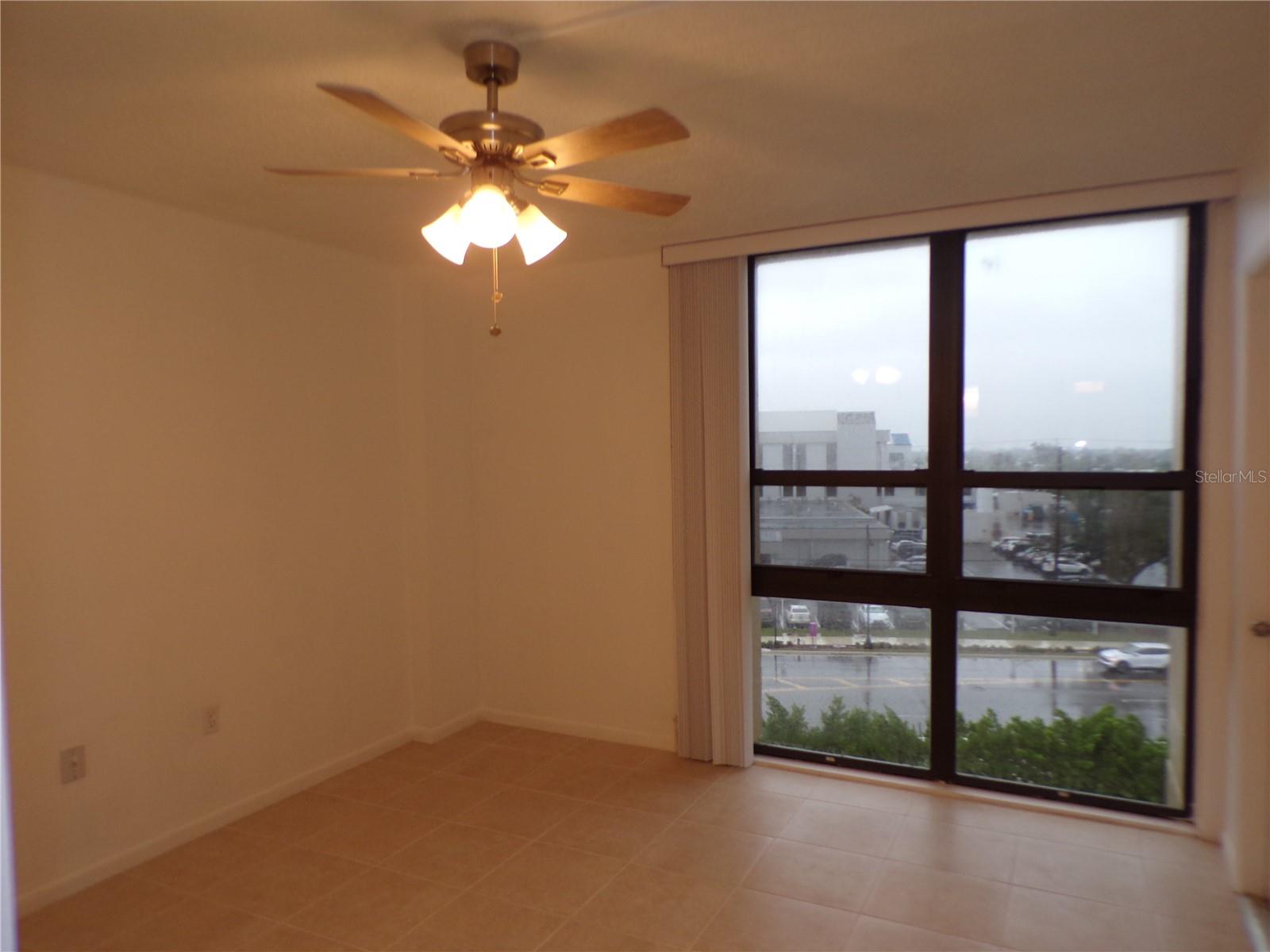 Image 19 of 29 For 21405 Olean Boulevard 520