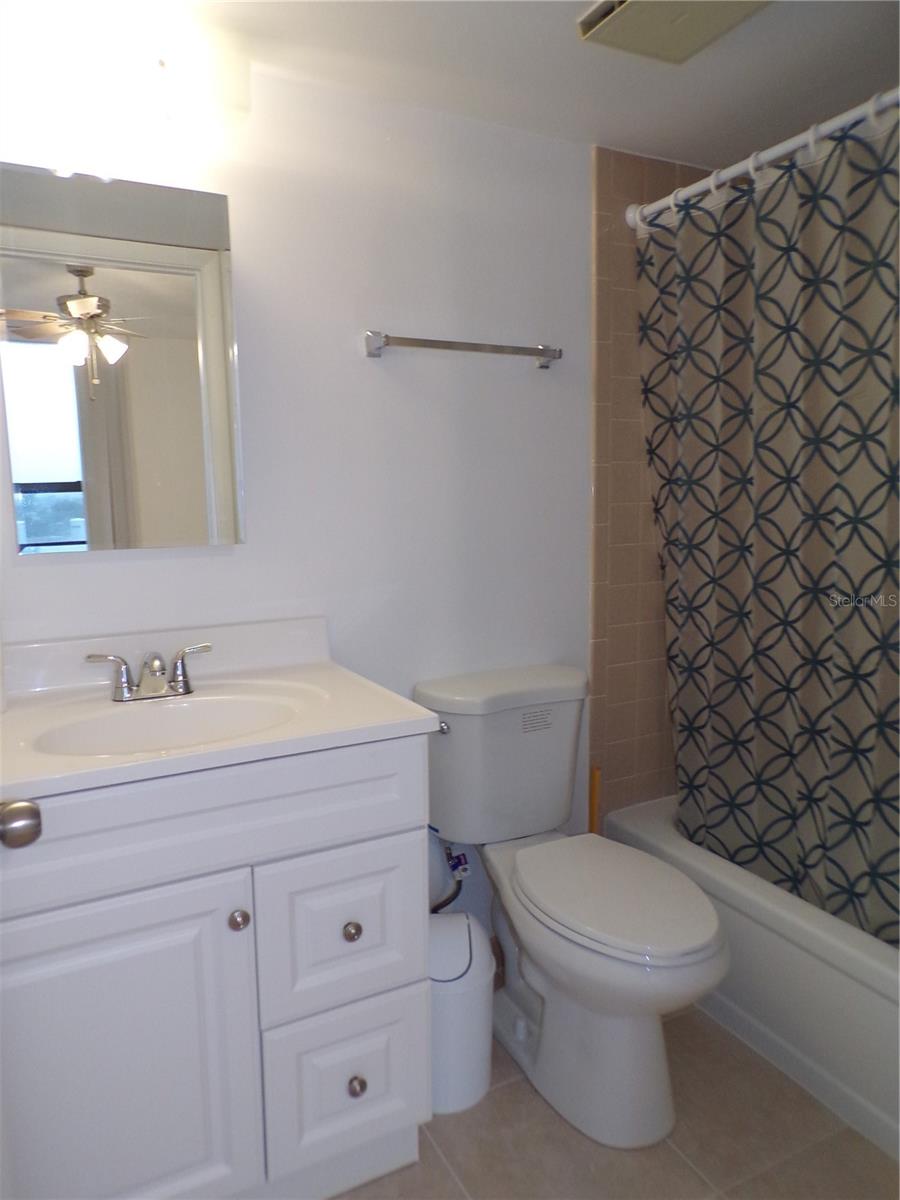 Image 21 of 29 For 21405 Olean Boulevard 520