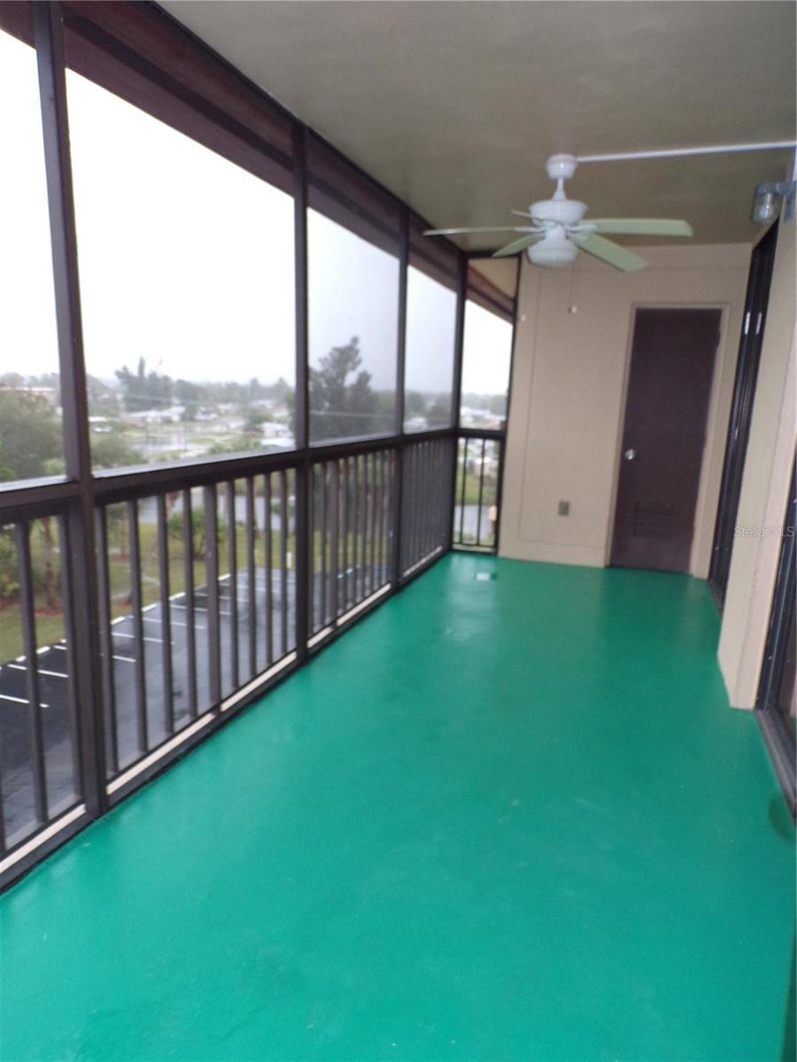 Image 23 of 29 For 21405 Olean Boulevard 520