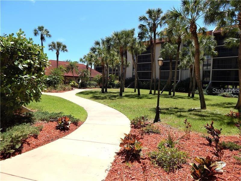 Image 25 of 29 For 21405 Olean Boulevard 520