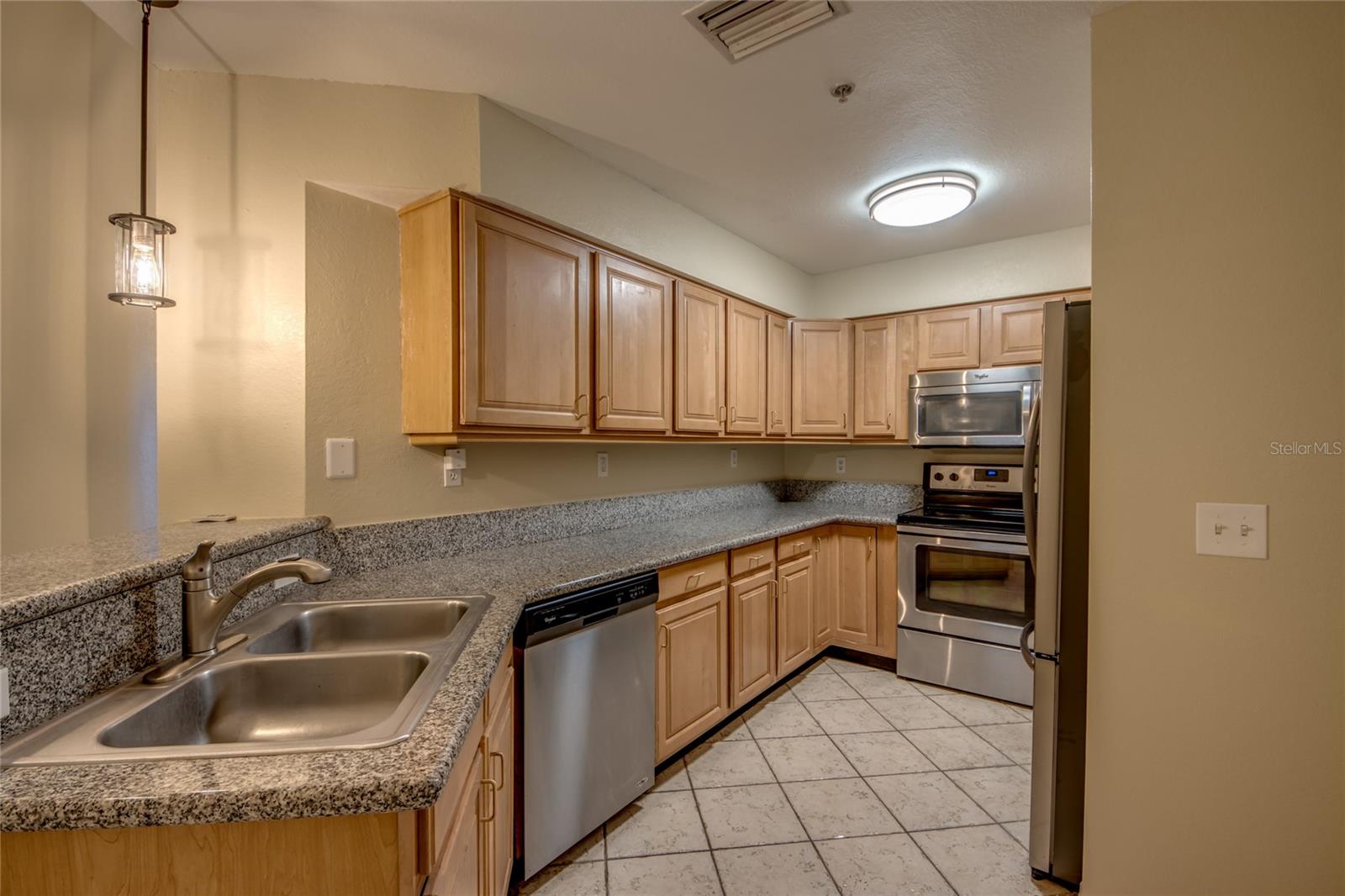 Image 11 of 32 For 12515 Mcgregor Boulevard 210