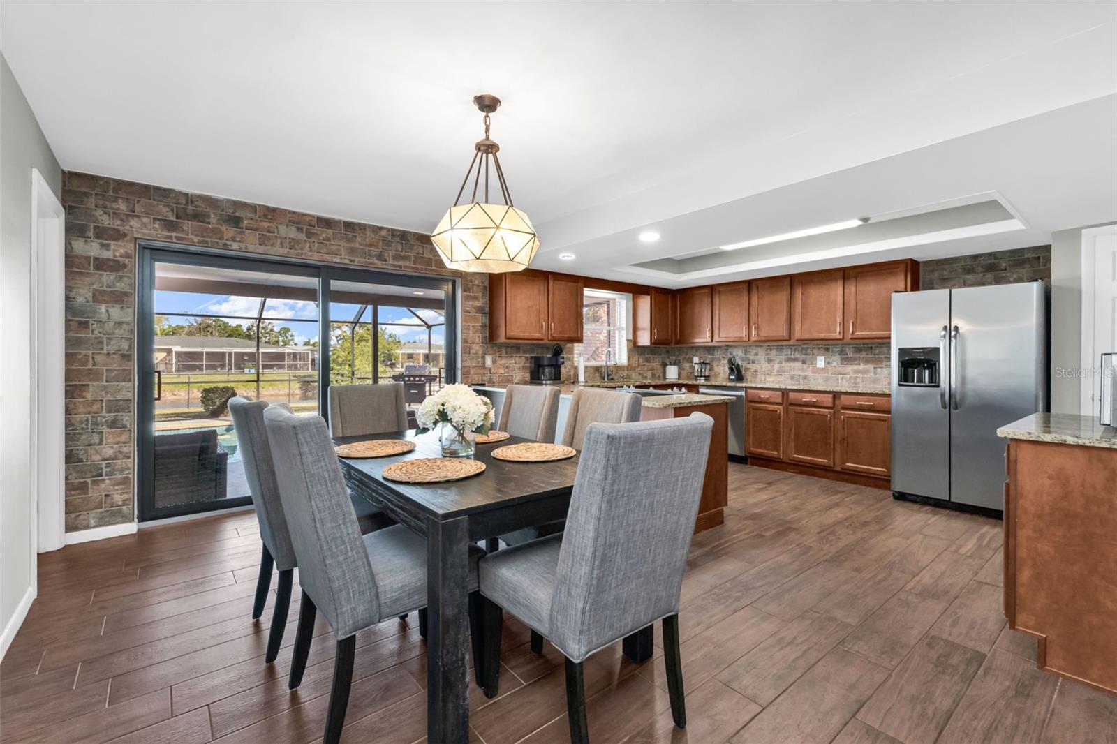 Image 12 of 54 For 18 Annapolis Lane