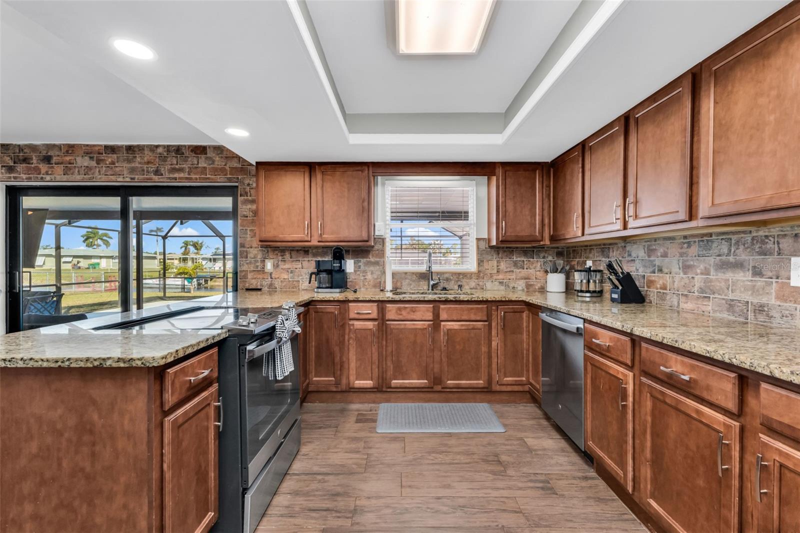 Image 14 of 54 For 18 Annapolis Lane