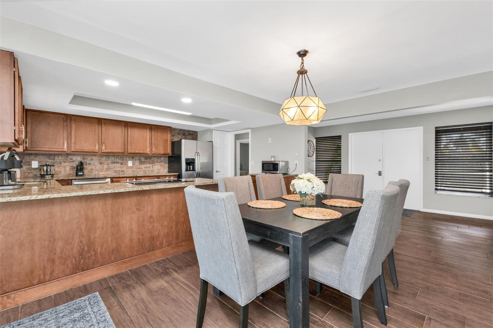 Image 18 of 54 For 18 Annapolis Lane