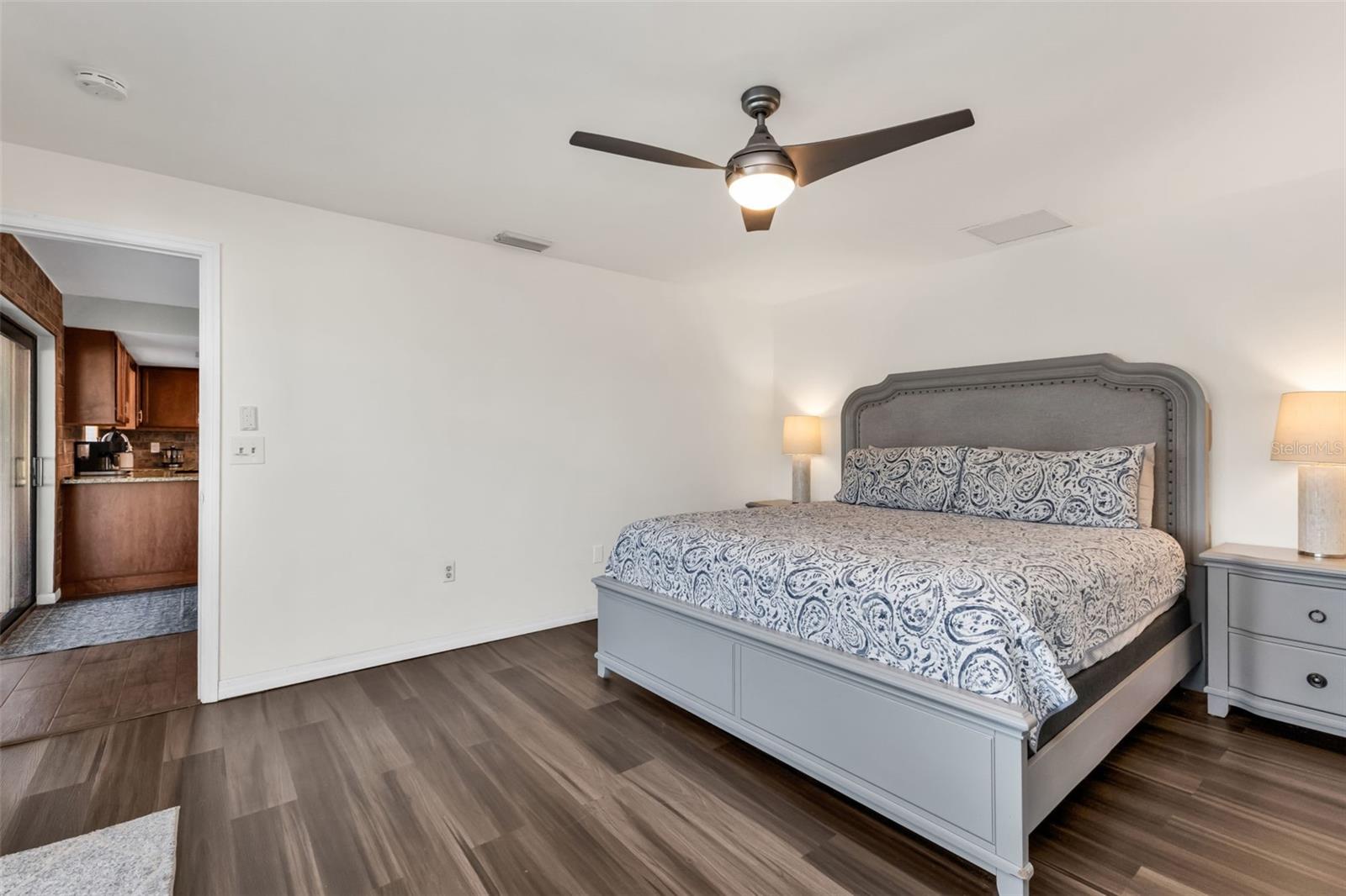 Image 20 of 54 For 18 Annapolis Lane