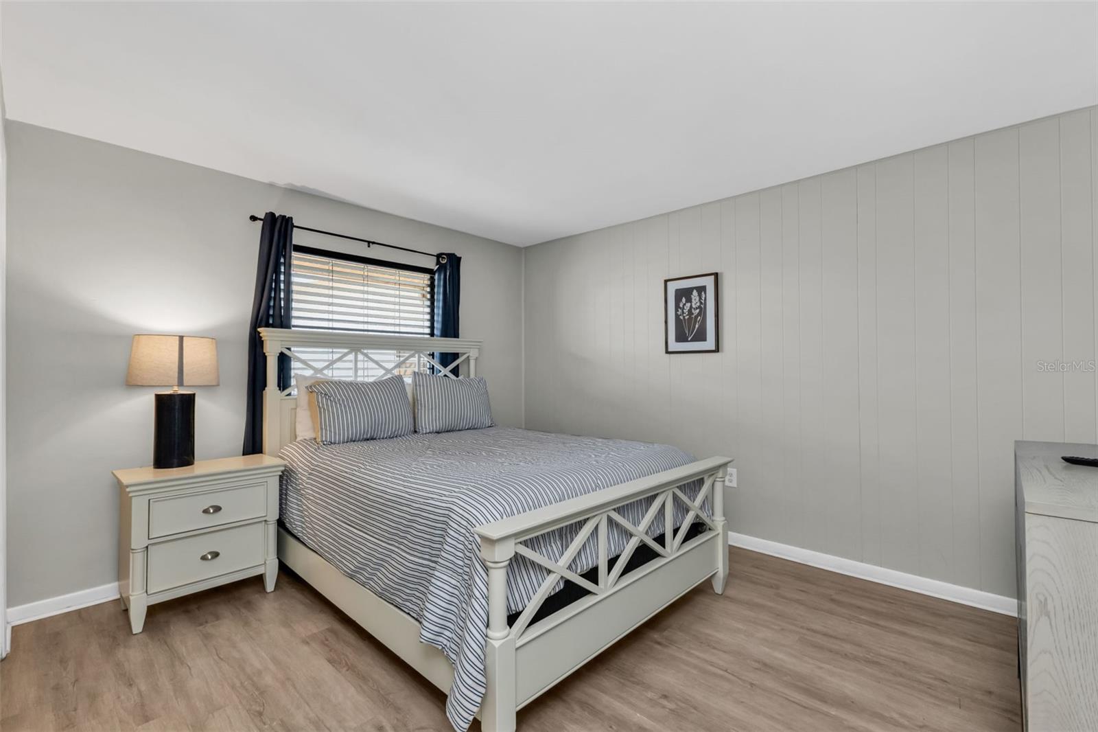 Image 27 of 54 For 18 Annapolis Lane