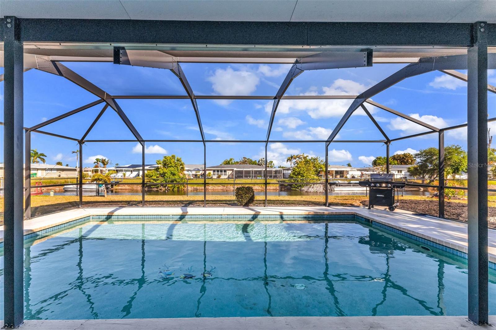 Image 34 of 54 For 18 Annapolis Lane