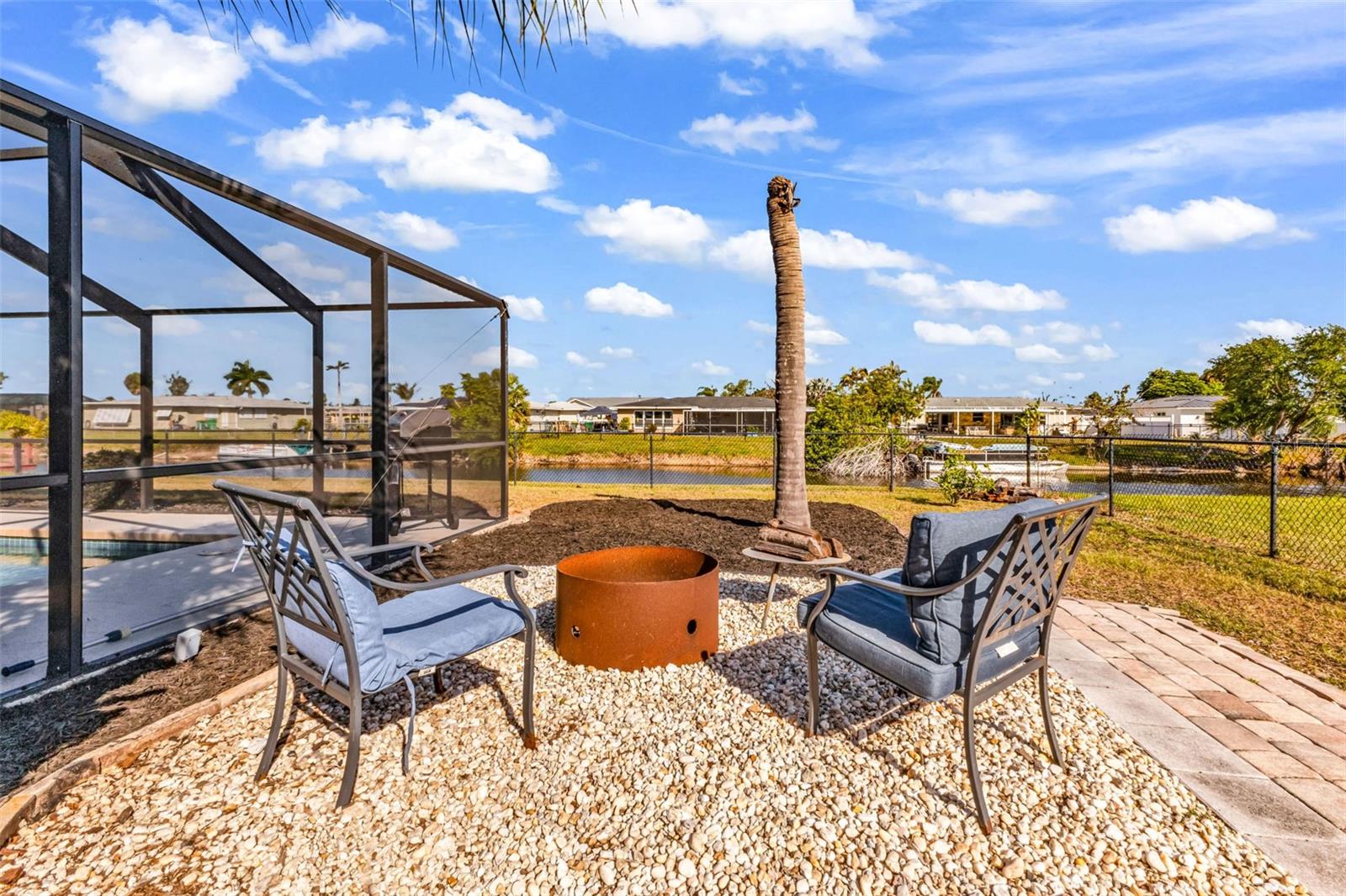 Image 44 of 54 For 18 Annapolis Lane