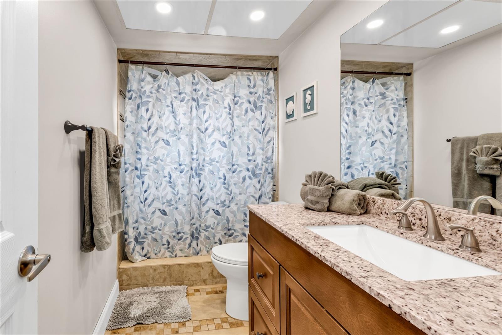 Image 46 of 54 For 18 Annapolis Lane