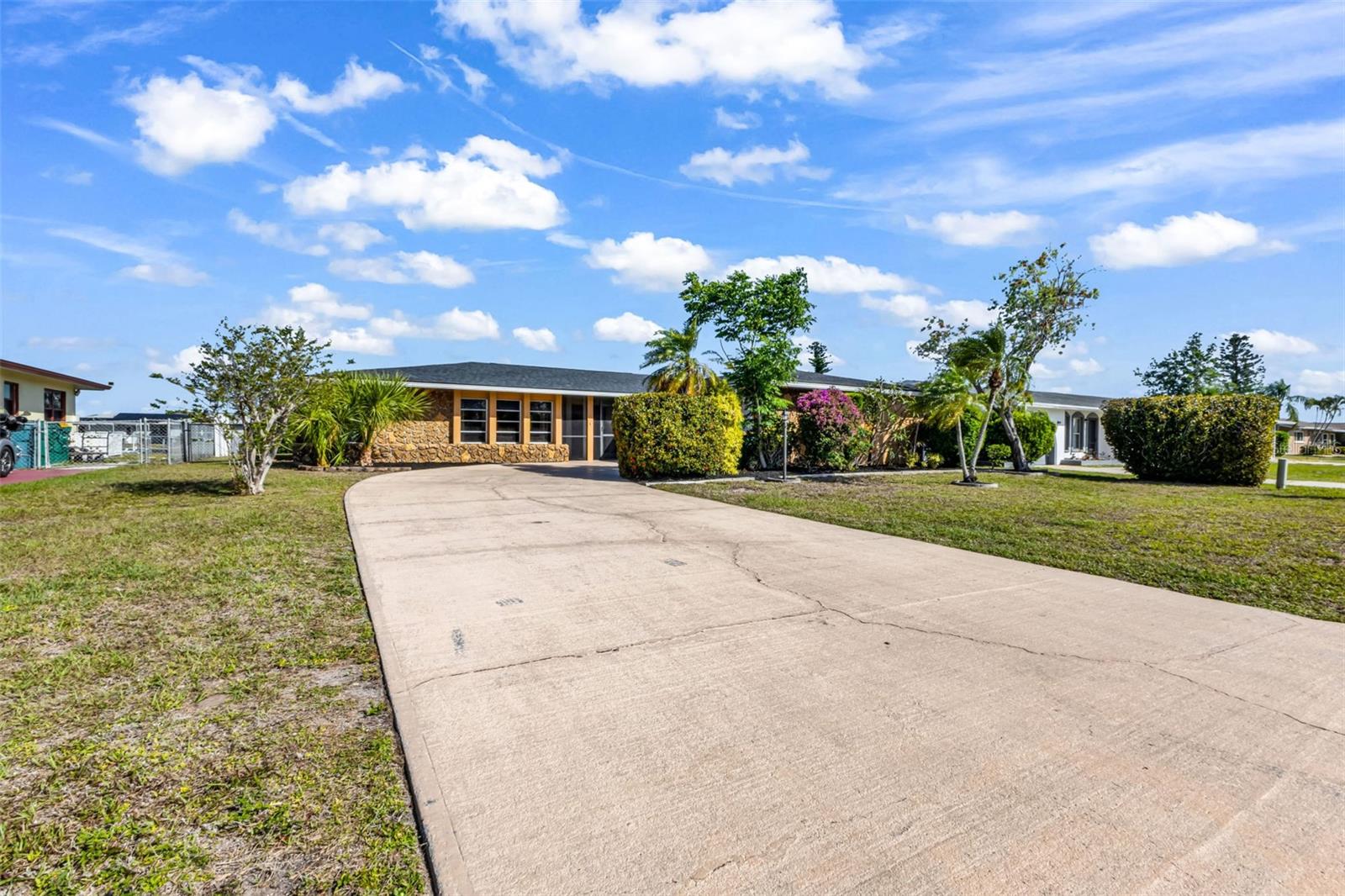 Image 50 of 54 For 18 Annapolis Lane