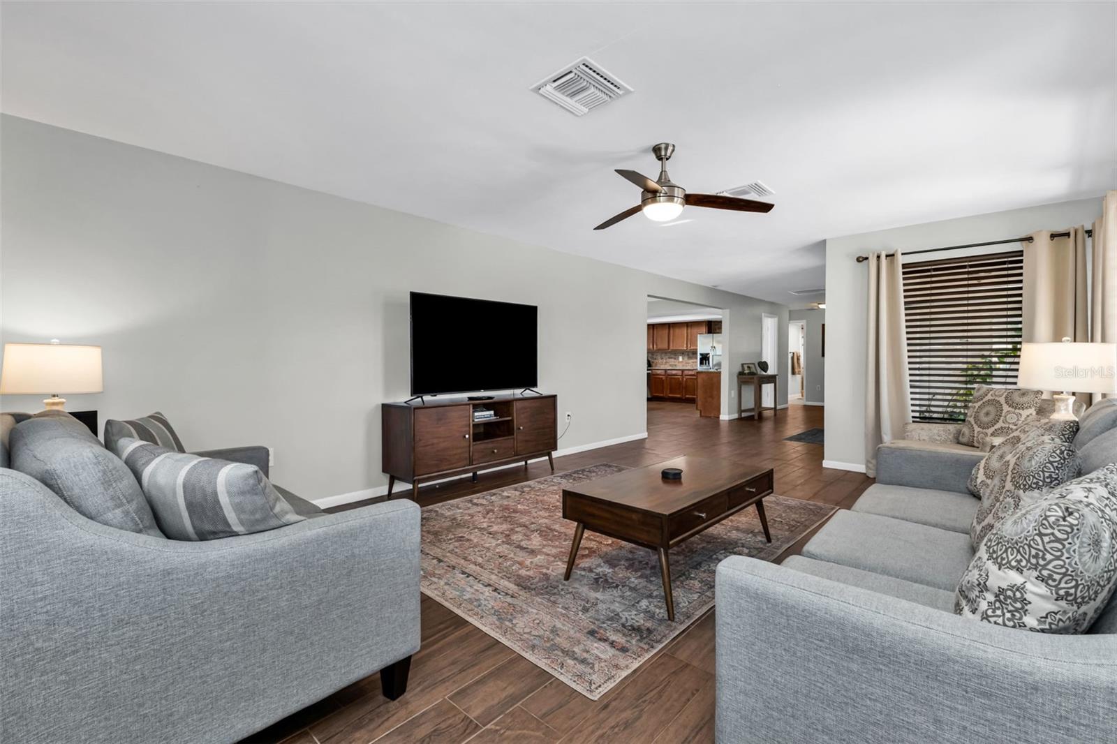 Image 9 of 54 For 18 Annapolis Lane