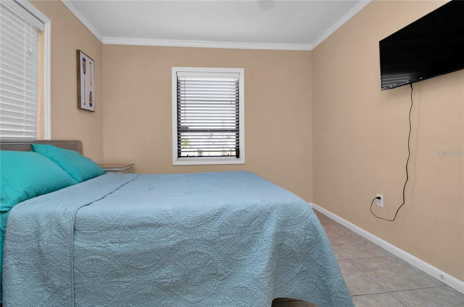 Image 12 of 32 For 815 Conreid Drive Ne