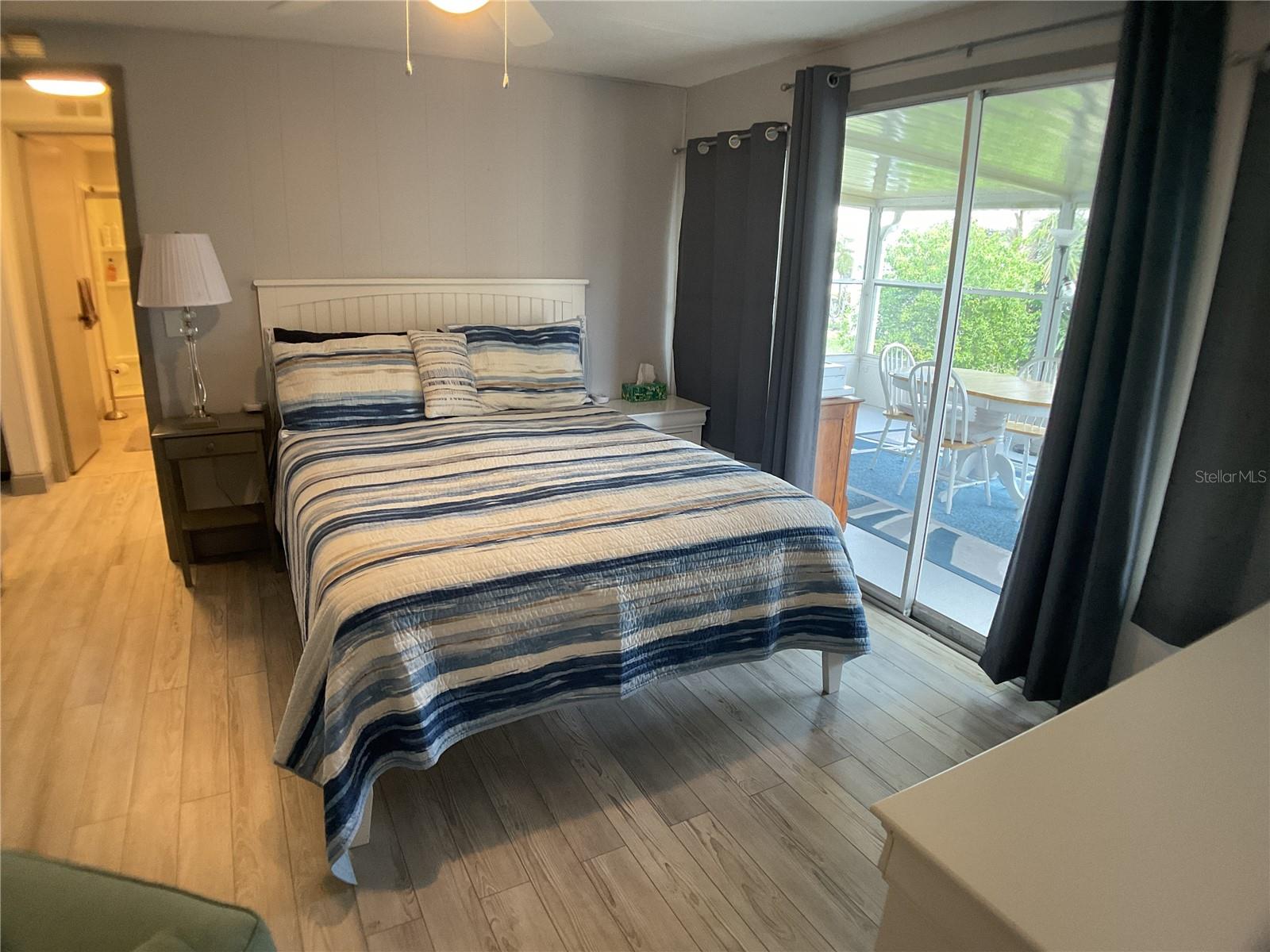 Image 14 of 39 For 2100 Kings Highway 577