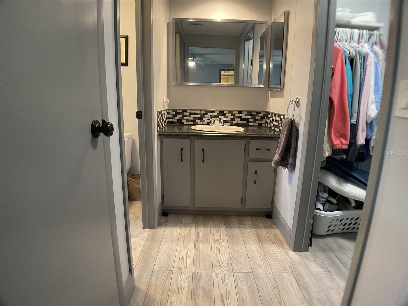 Image 16 of 39 For 2100 Kings Highway 577