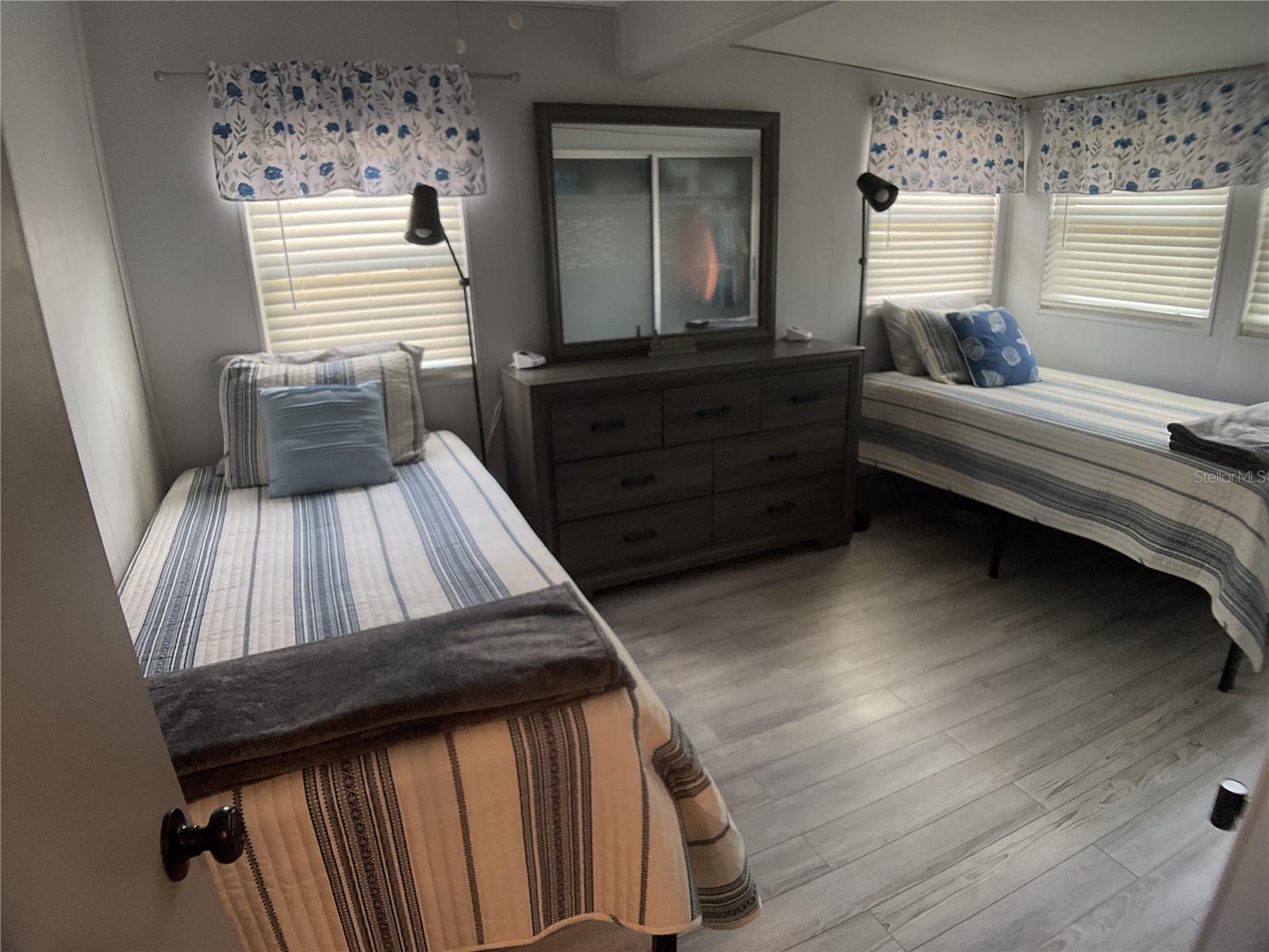 Image 17 of 39 For 2100 Kings Highway 577