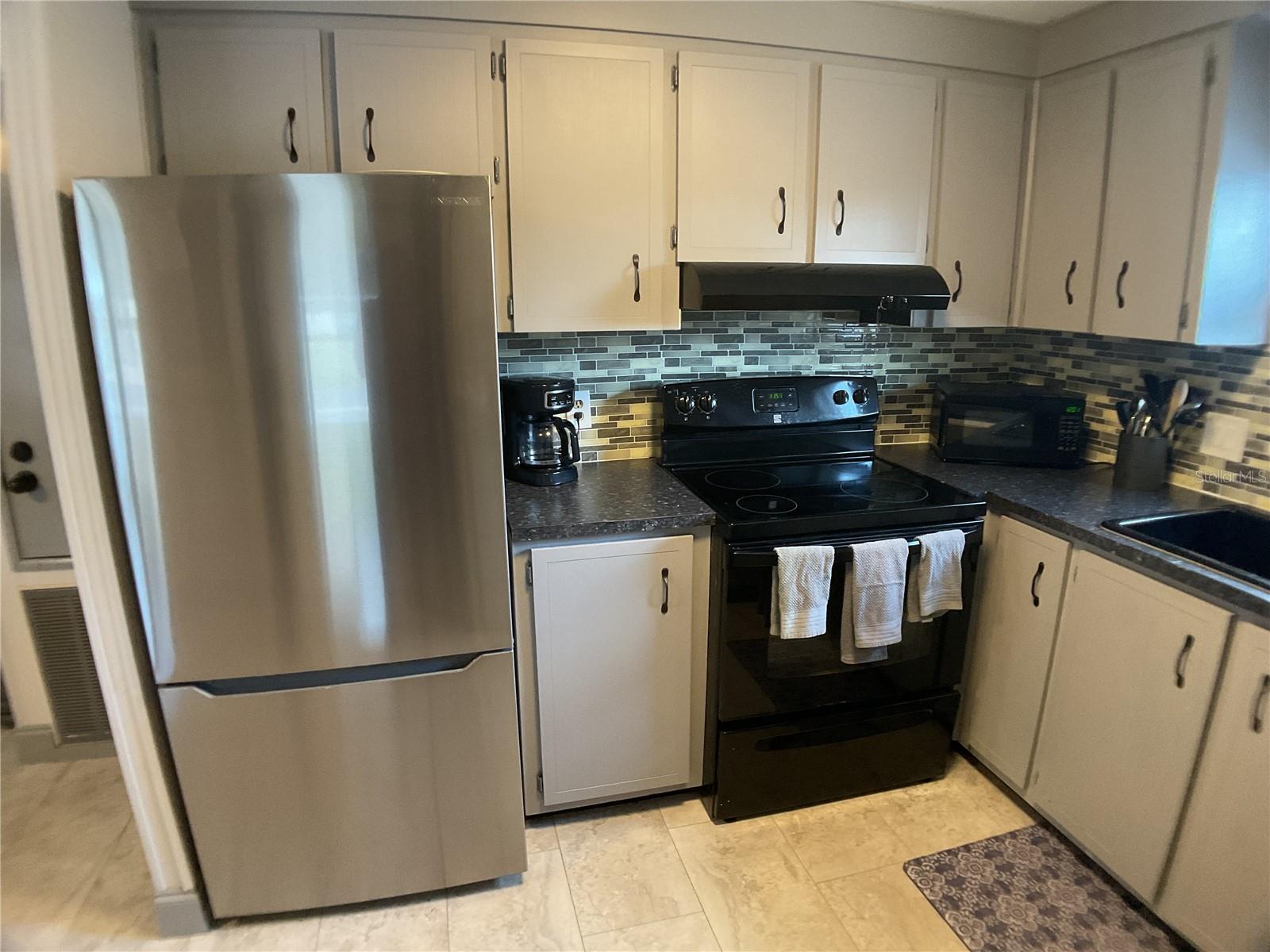 Image 5 of 39 For 2100 Kings Highway 577