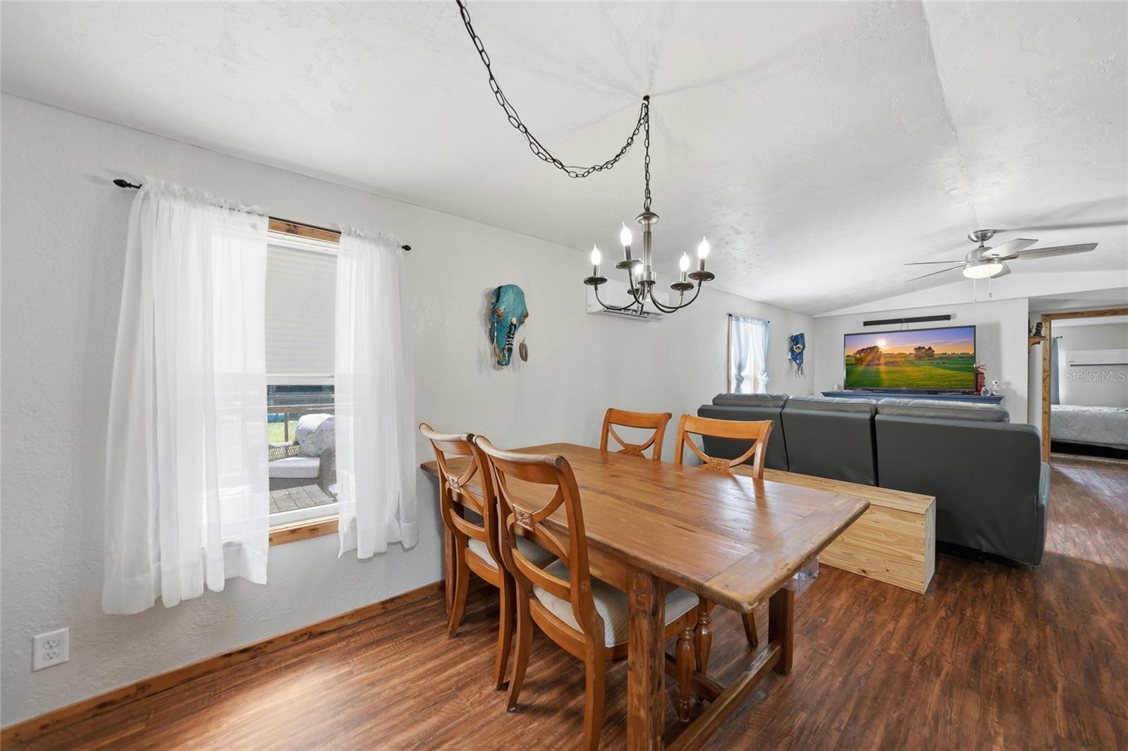 Image 6 of 47 For 2402 Pine Creek Avenue