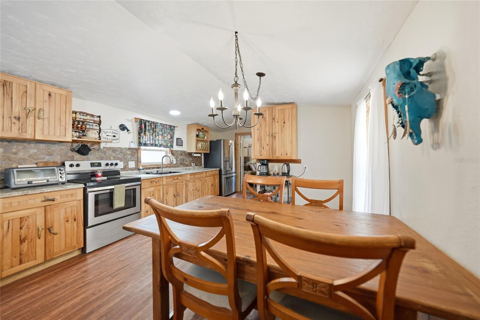 Image 8 of 47 For 2402 Pine Creek Avenue