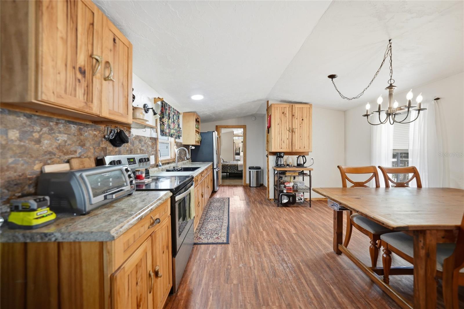 Image 9 of 47 For 2402 Pine Creek Avenue