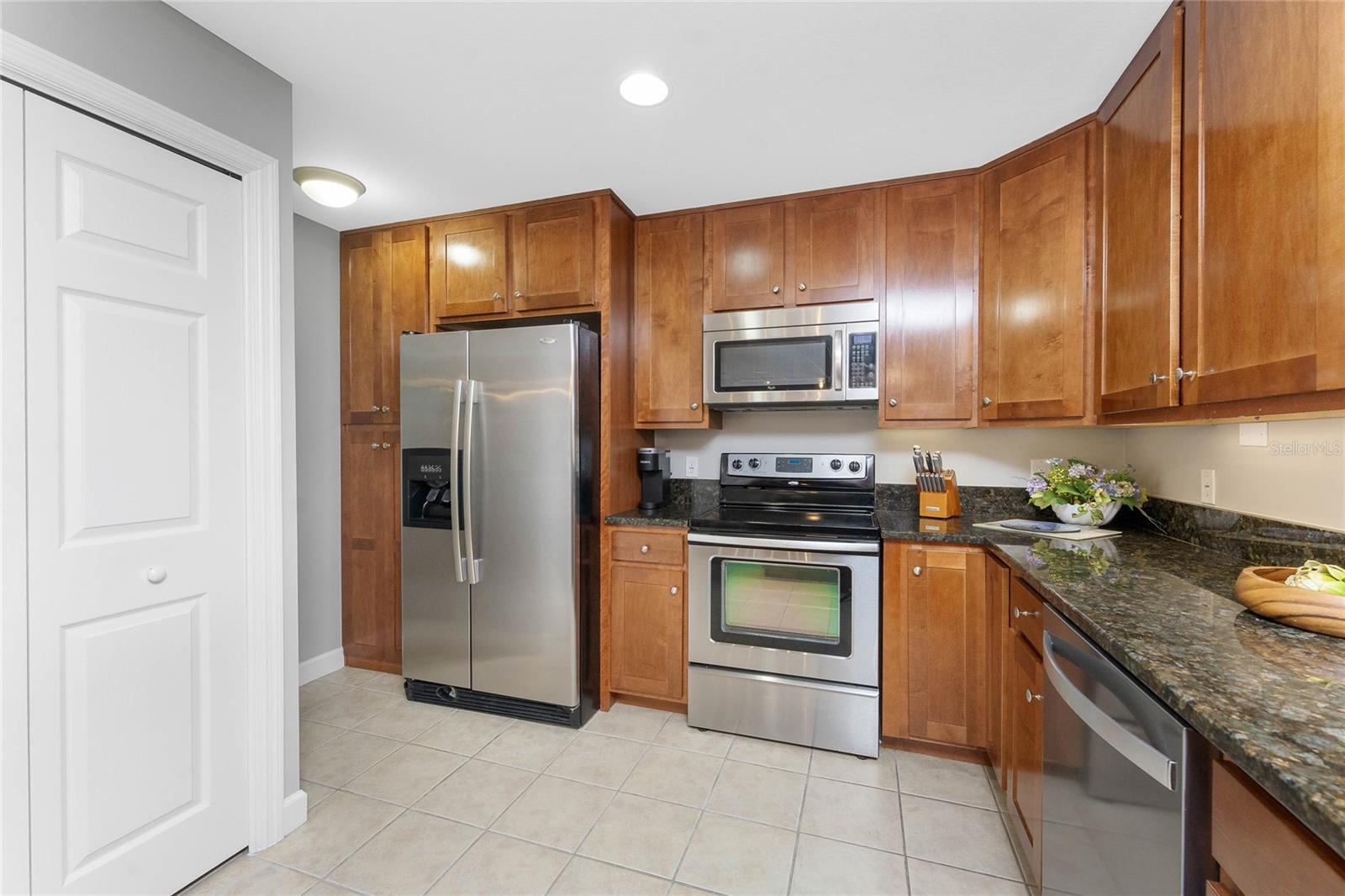 Image 10 of 59 For 2001 Bal Harbor Boulevard 2203