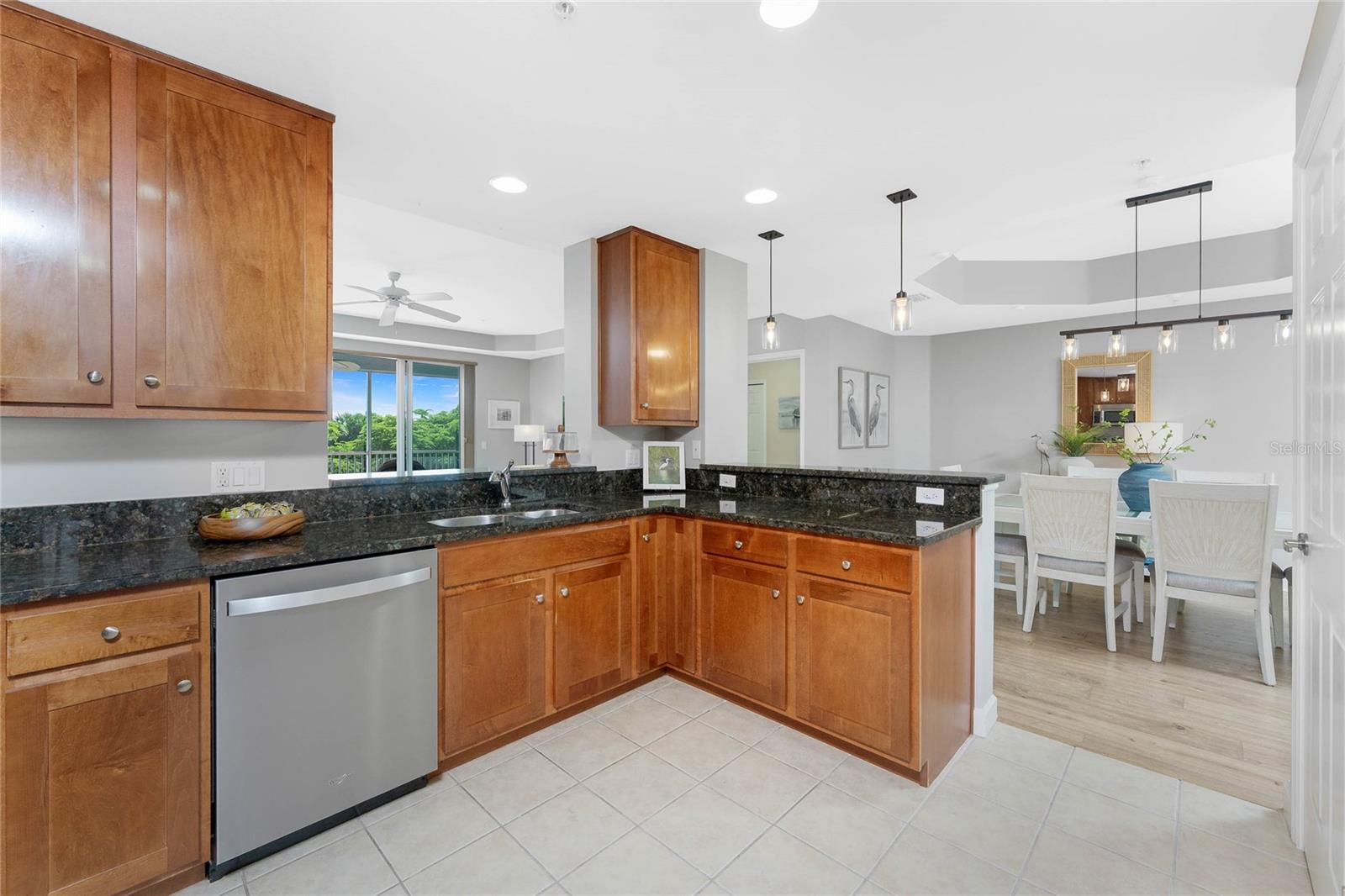 Image 13 of 59 For 2001 Bal Harbor Boulevard 2203