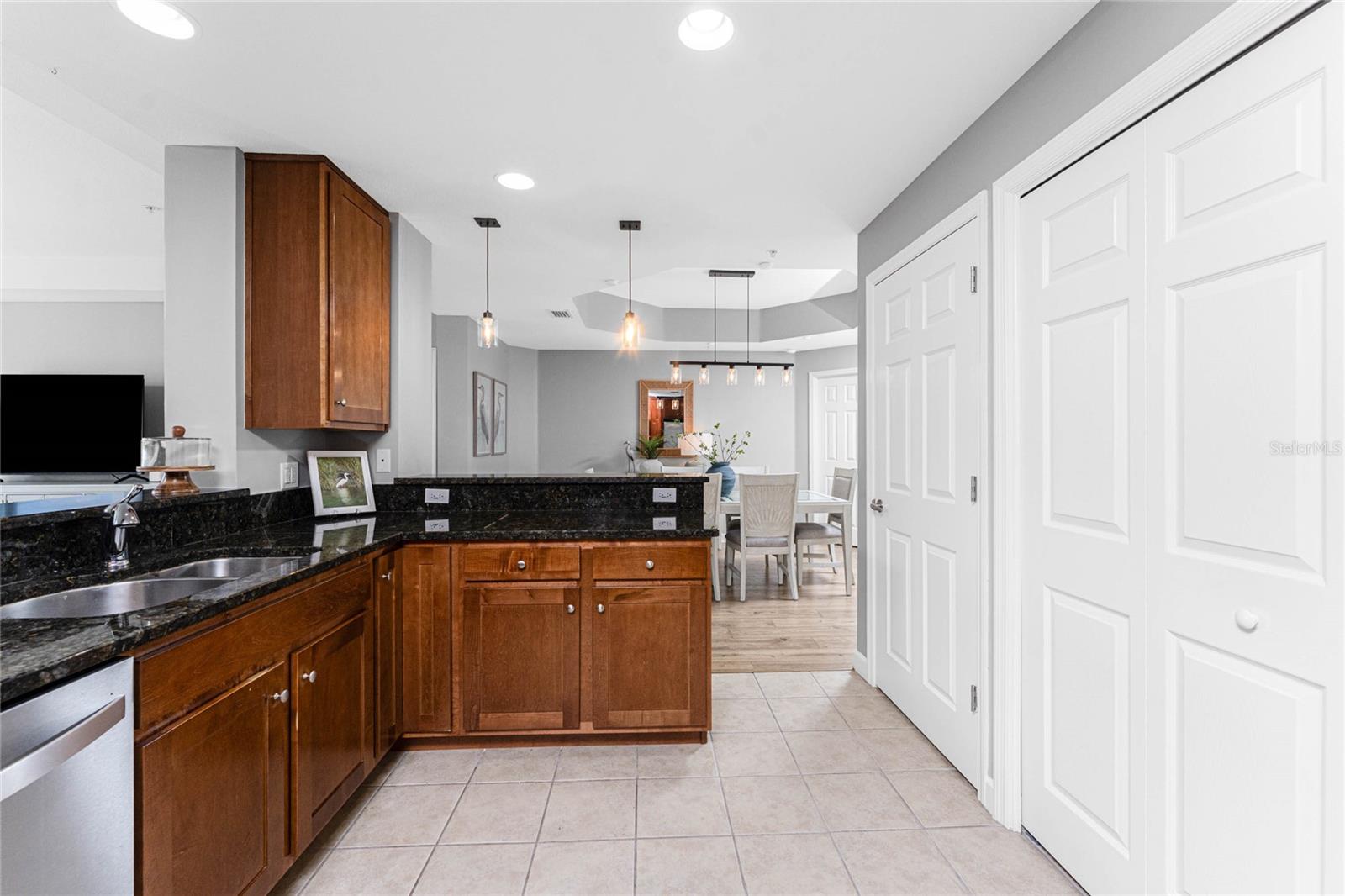 Image 14 of 59 For 2001 Bal Harbor Boulevard 2203