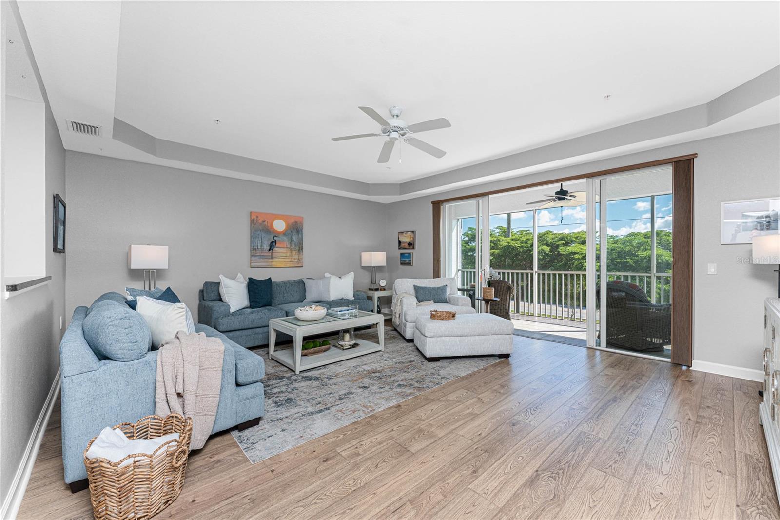 Image 15 of 59 For 2001 Bal Harbor Boulevard 2203