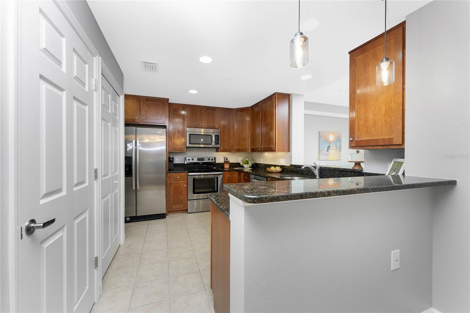 Image 8 of 59 For 2001 Bal Harbor Boulevard 2203