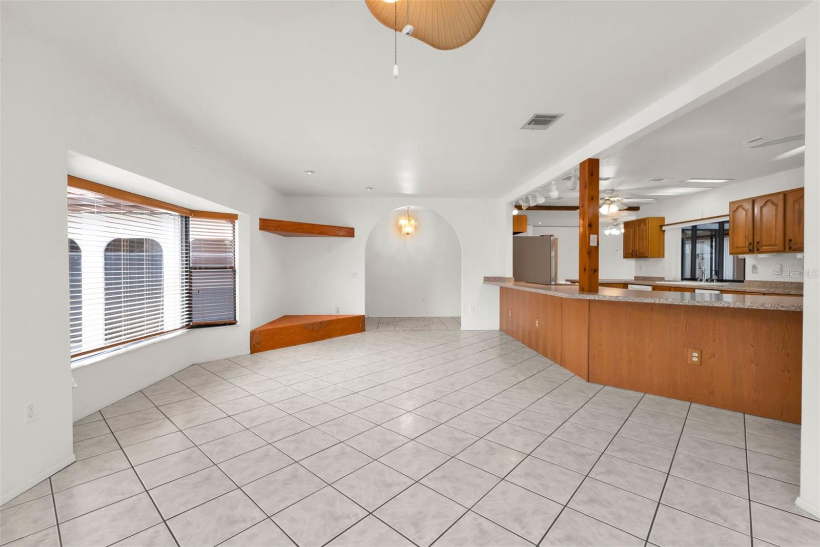 Image 10 of 100 For 238 Fry Terrace Se