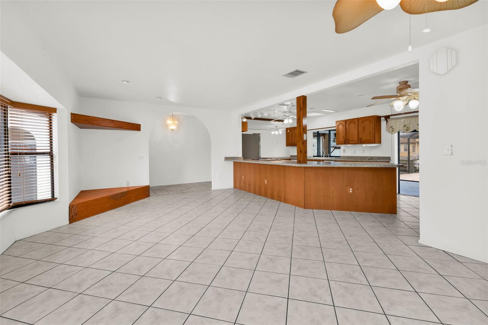 Image 11 of 100 For 238 Fry Terrace Se