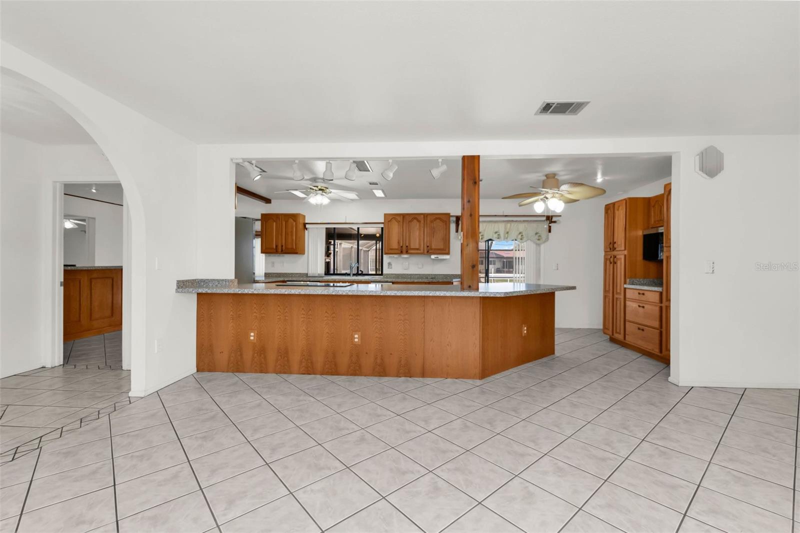 Image 13 of 100 For 238 Fry Terrace Se