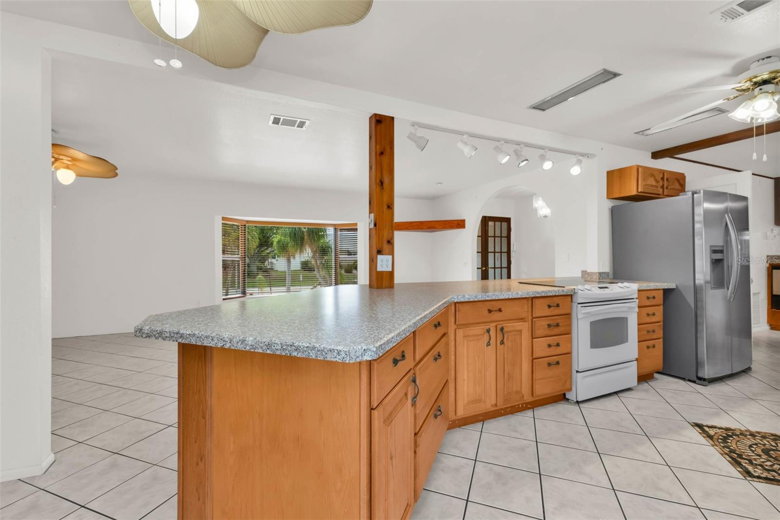 Image 15 of 100 For 238 Fry Terrace Se