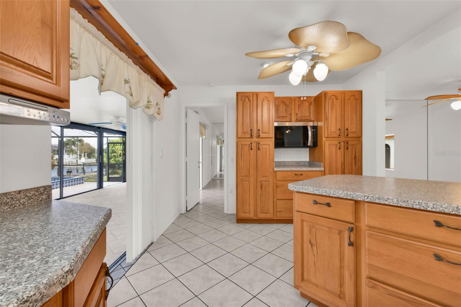 Image 19 of 100 For 238 Fry Terrace Se