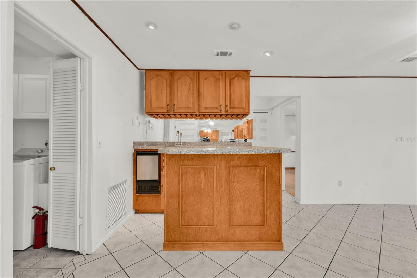 Image 21 of 100 For 238 Fry Terrace Se