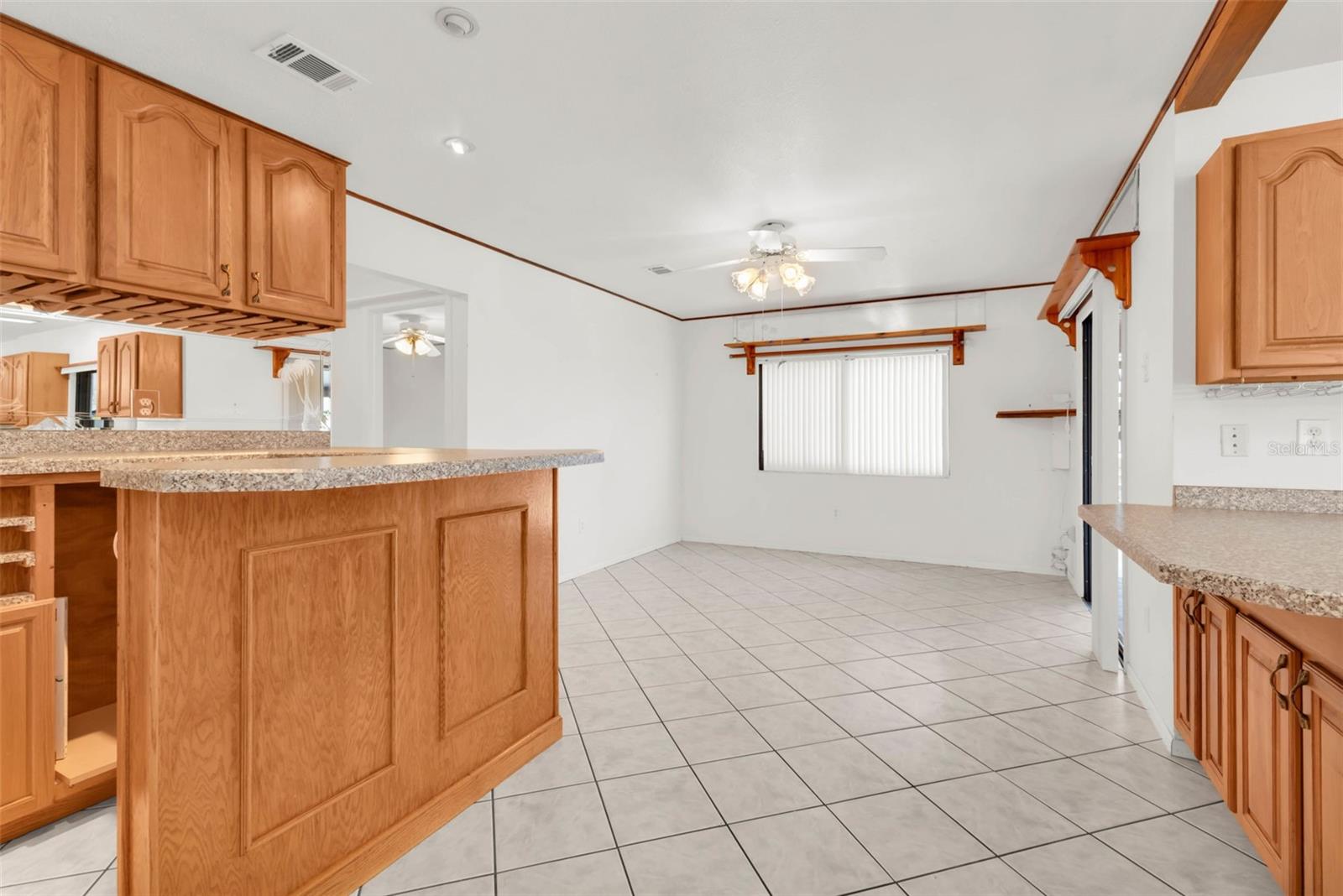 Image 24 of 100 For 238 Fry Terrace Se