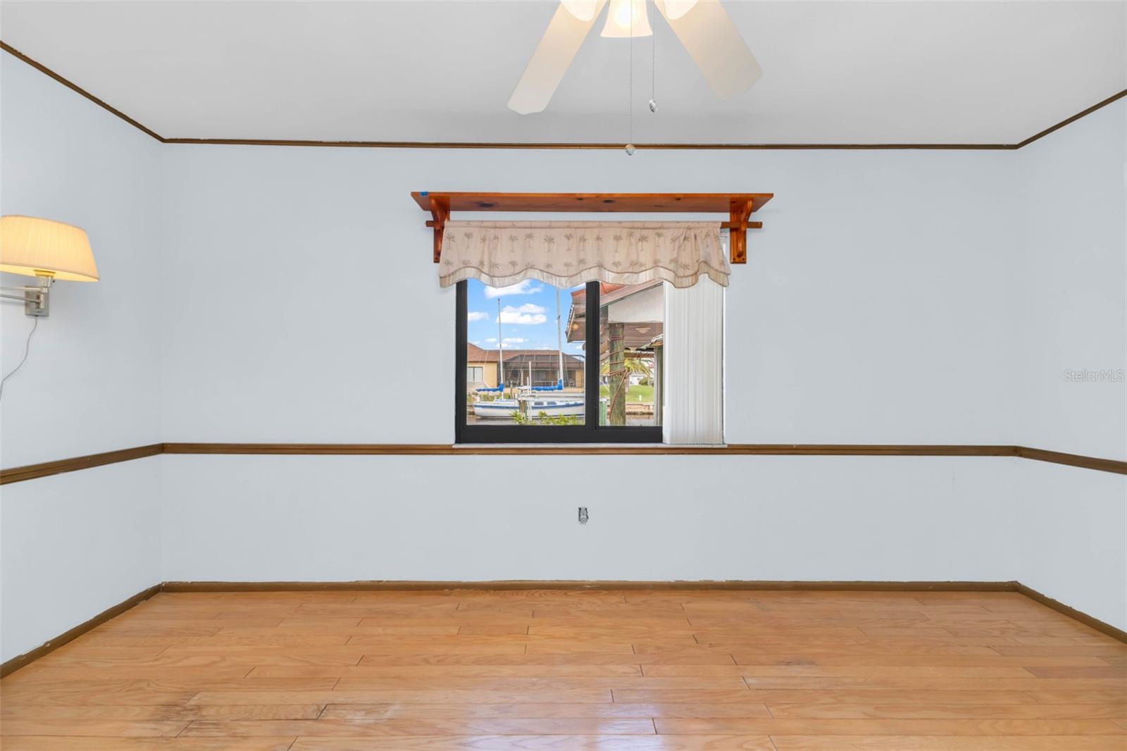 Image 32 of 100 For 238 Fry Terrace Se