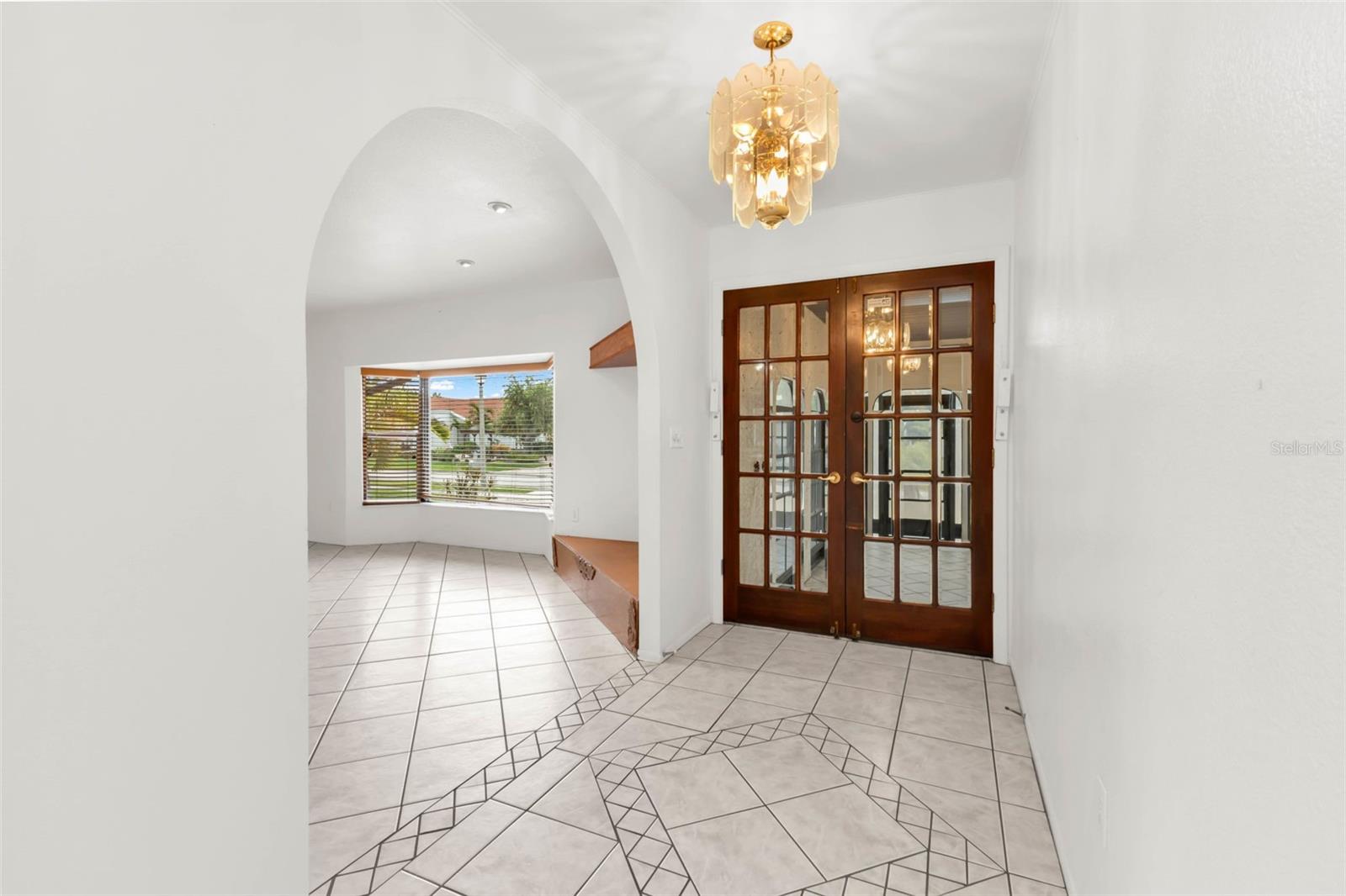 Image 4 of 100 For 238 Fry Terrace Se