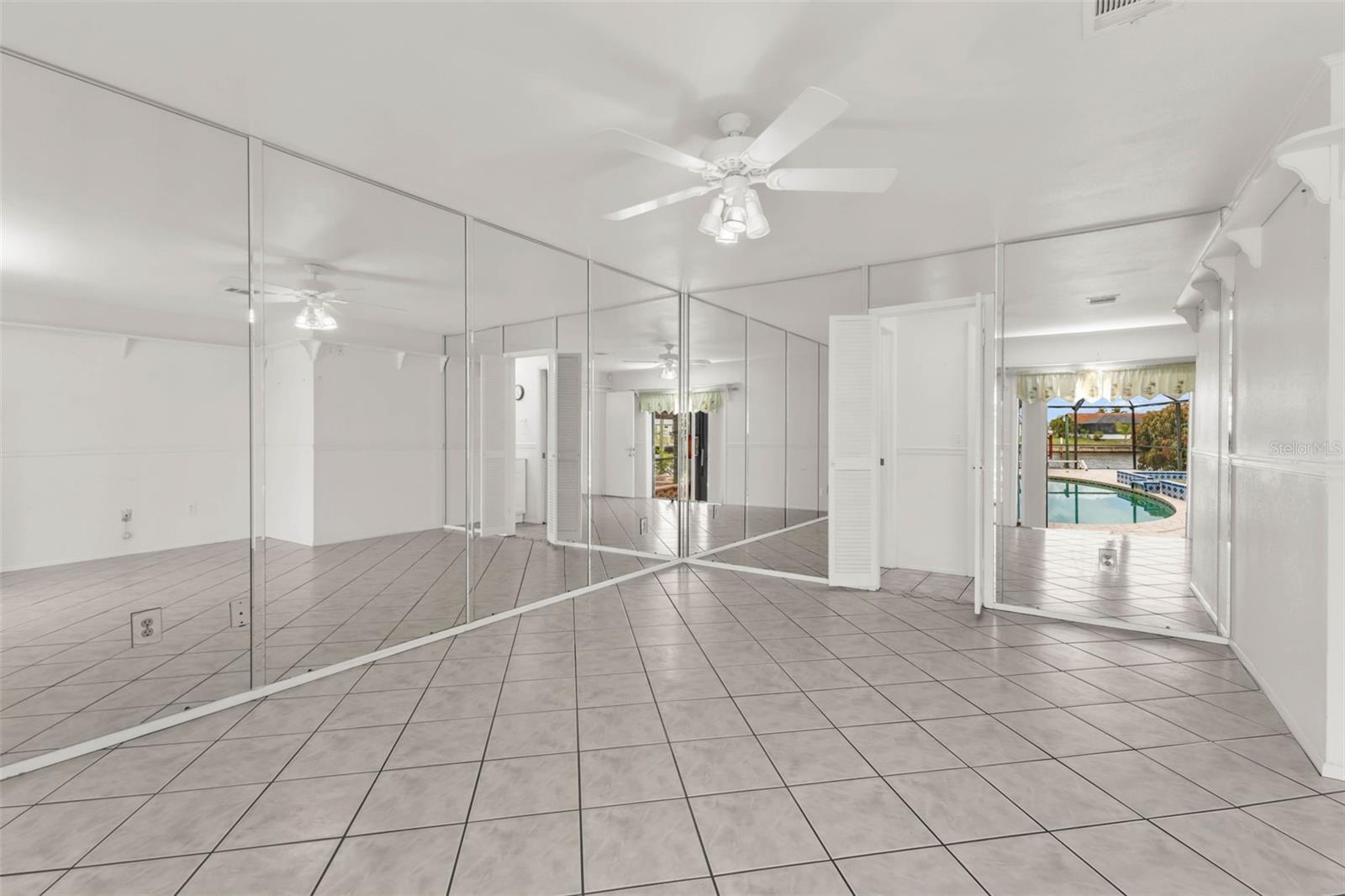 Image 41 of 100 For 238 Fry Terrace Se