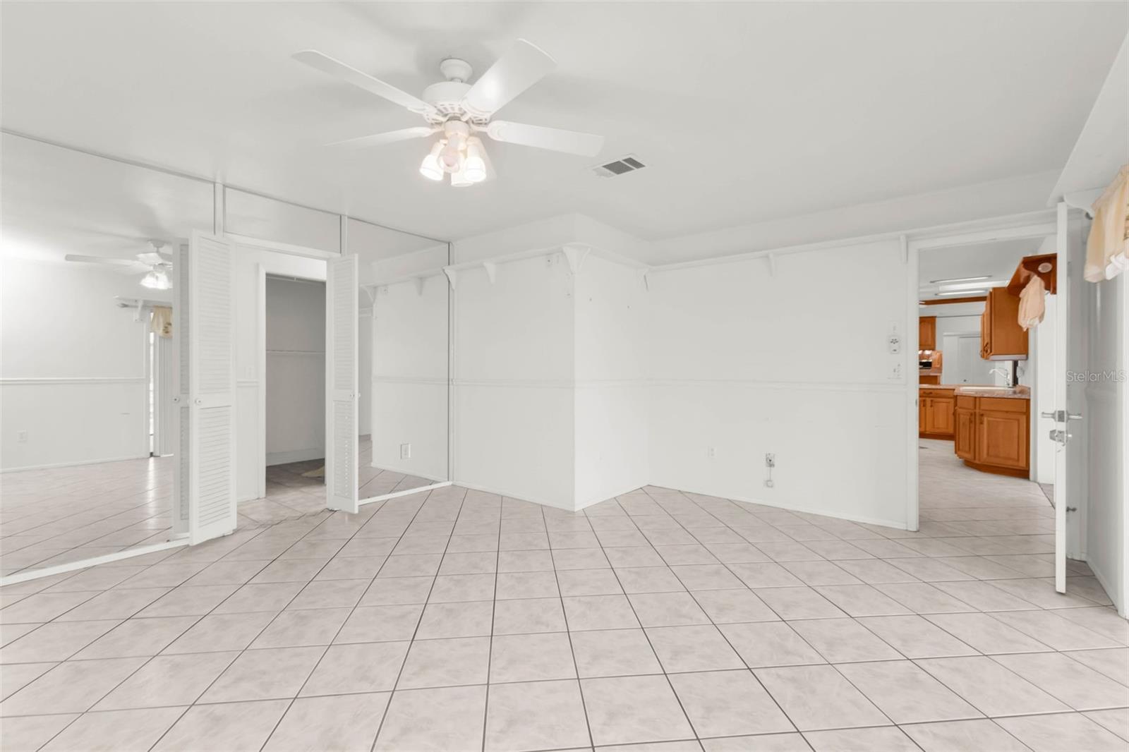 Image 42 of 100 For 238 Fry Terrace Se