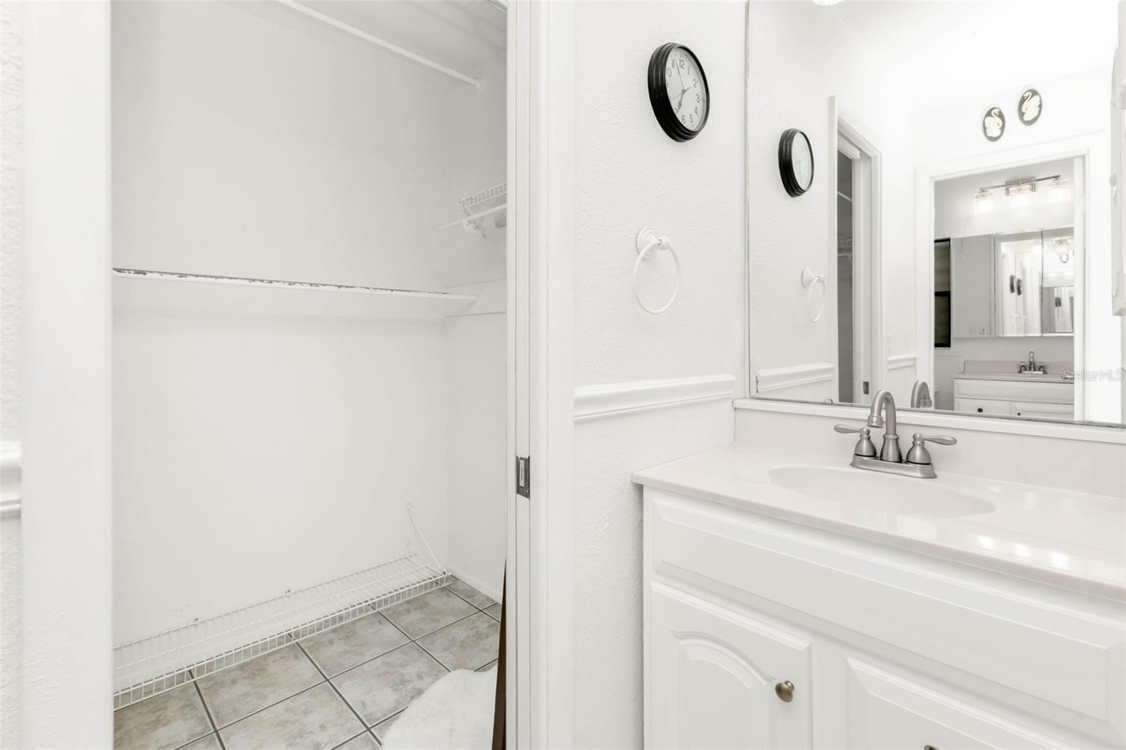 Image 43 of 100 For 238 Fry Terrace Se