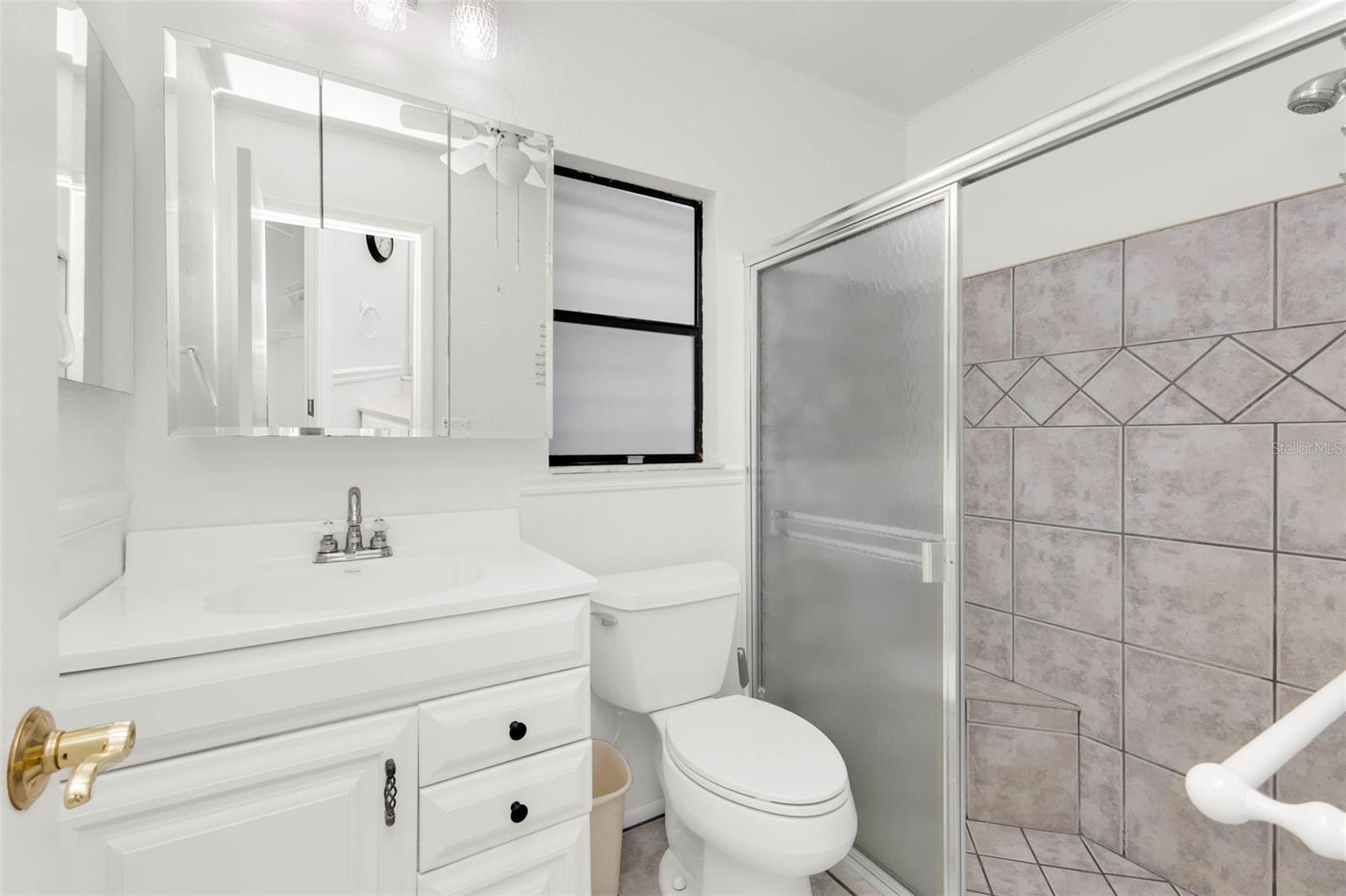 Image 44 of 100 For 238 Fry Terrace Se