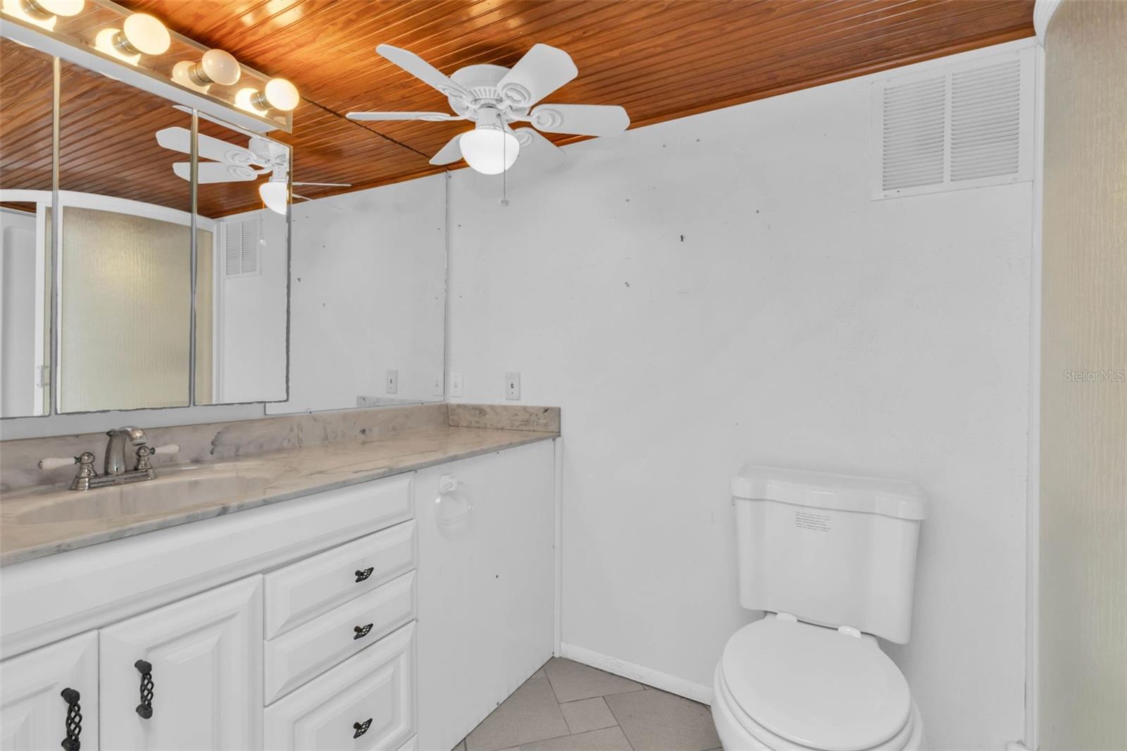 Image 45 of 100 For 238 Fry Terrace Se