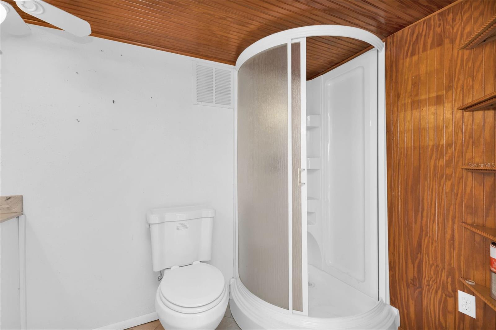 Image 46 of 100 For 238 Fry Terrace Se